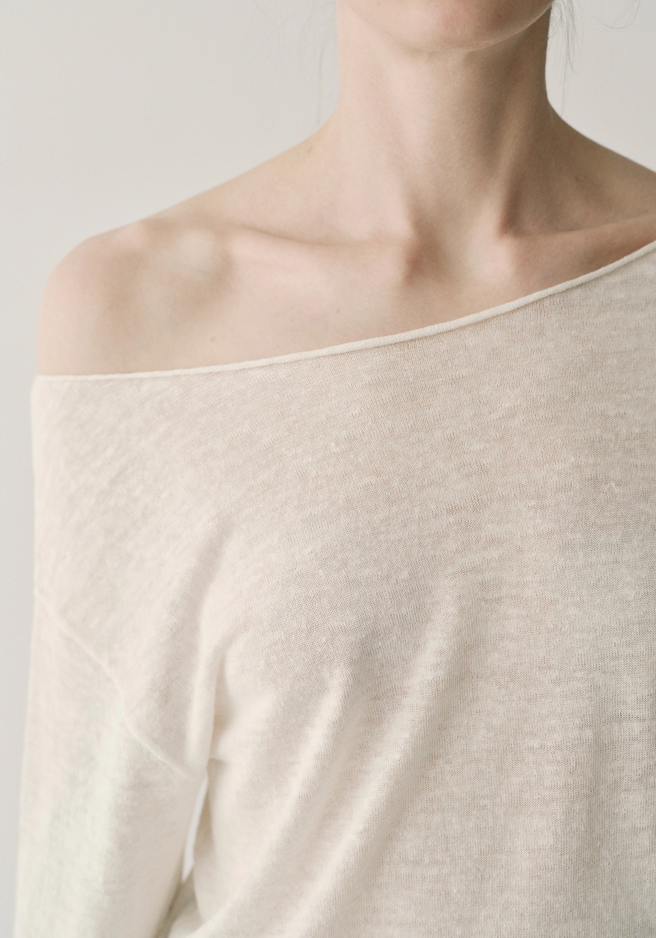 #color_off white