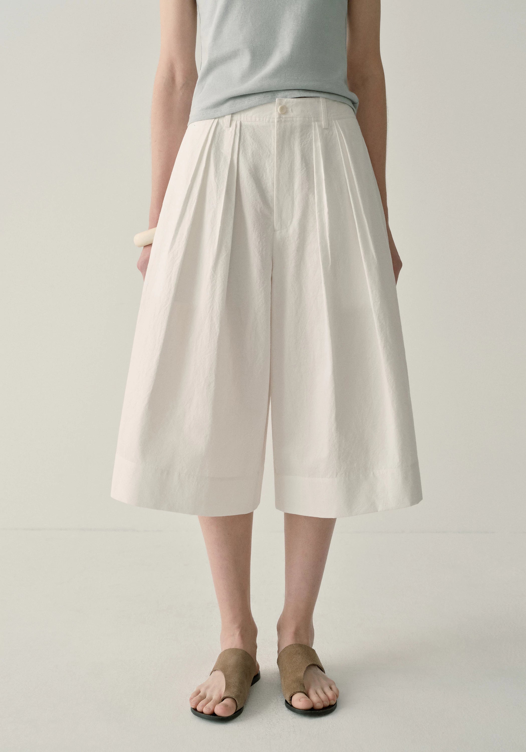 #color_off white
