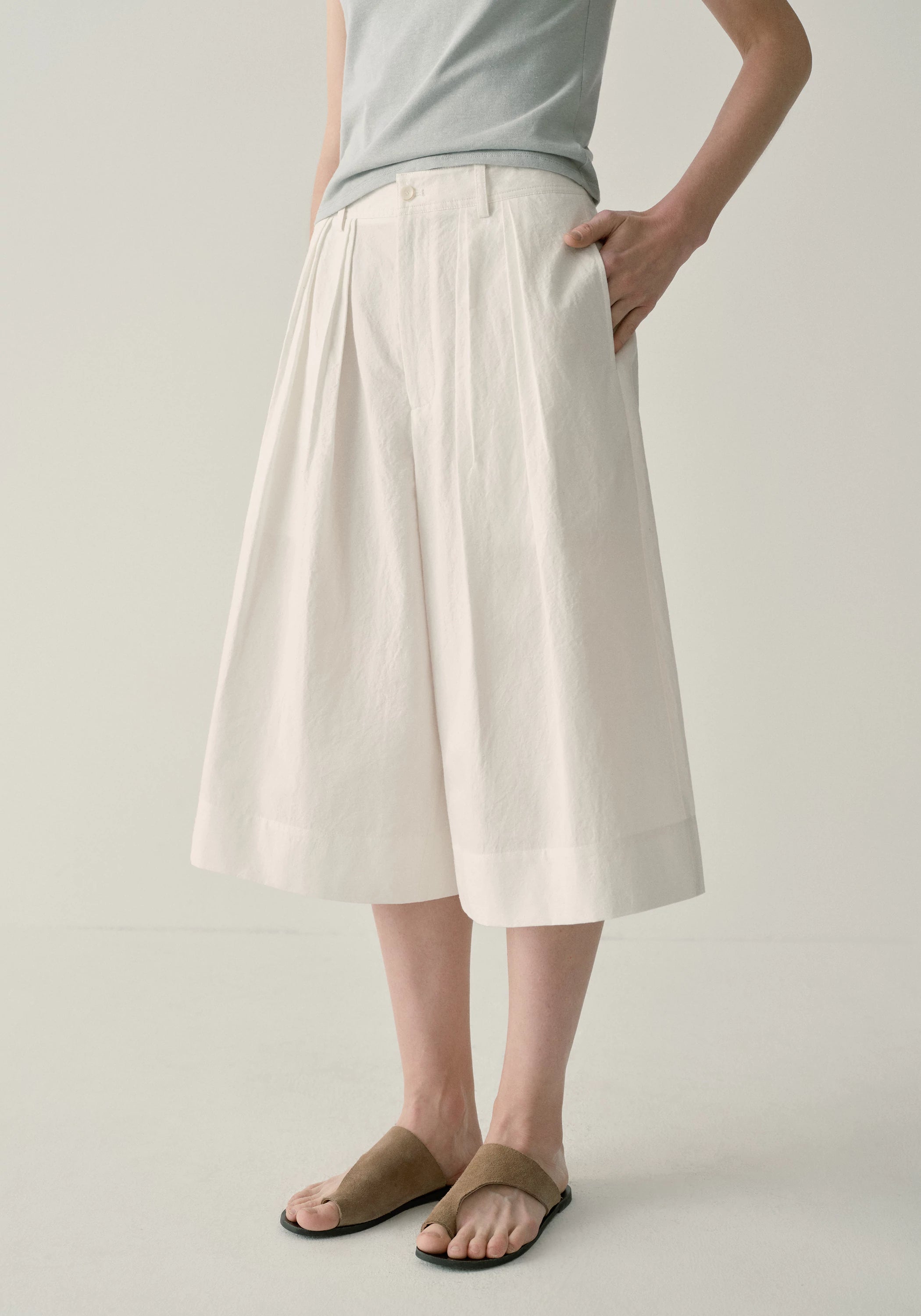 #color_off white