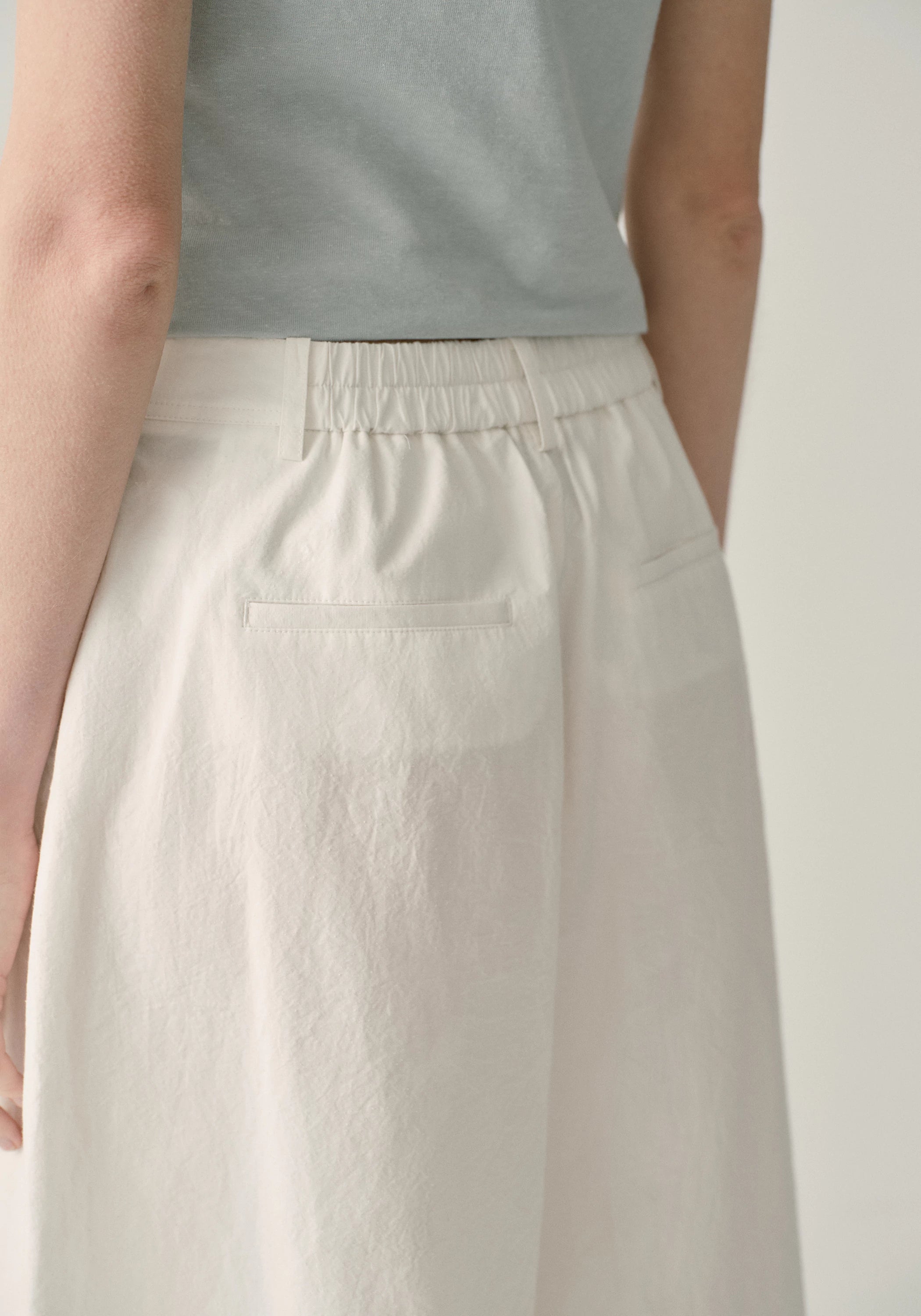 #color_off white