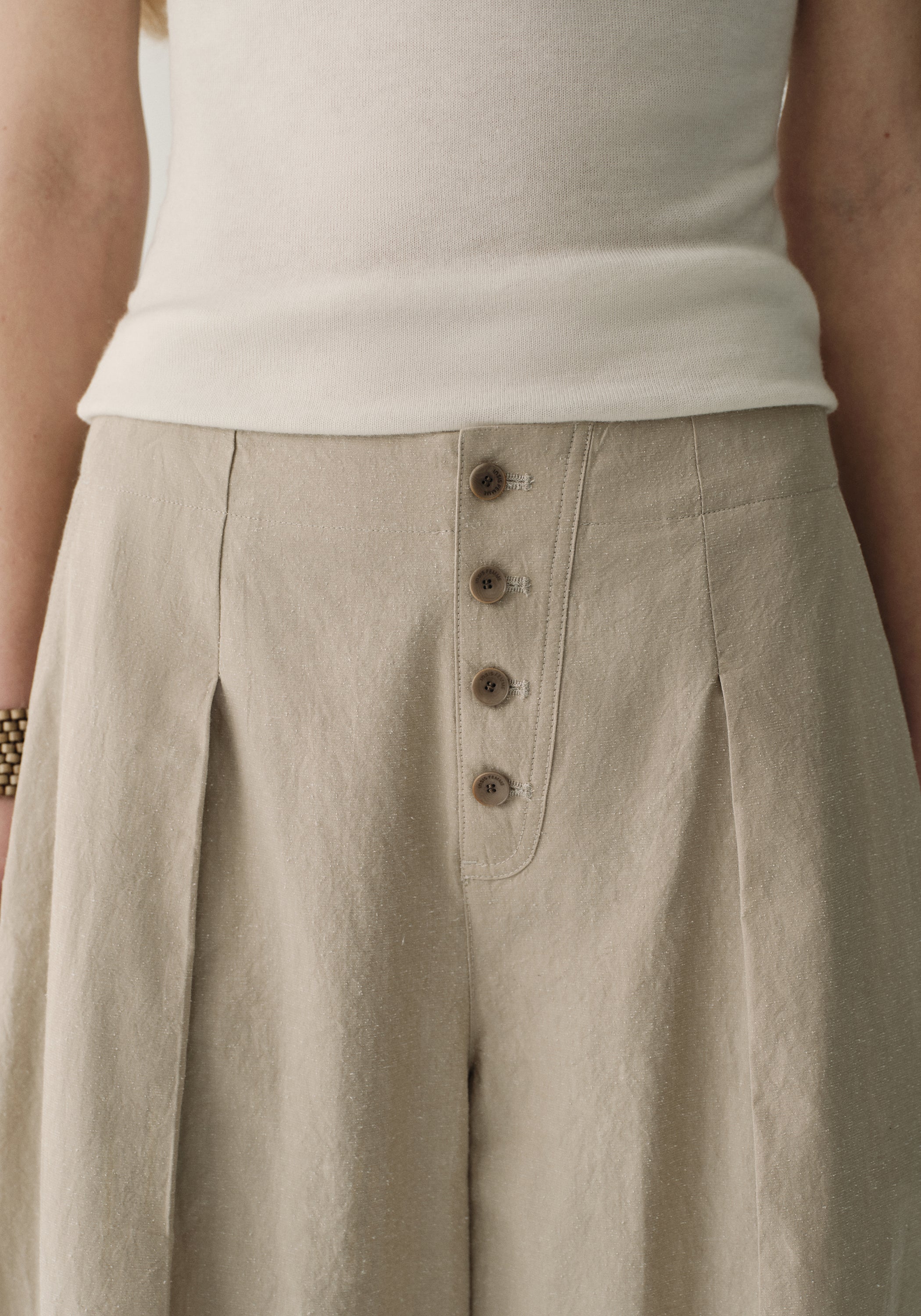 #color_ khaki