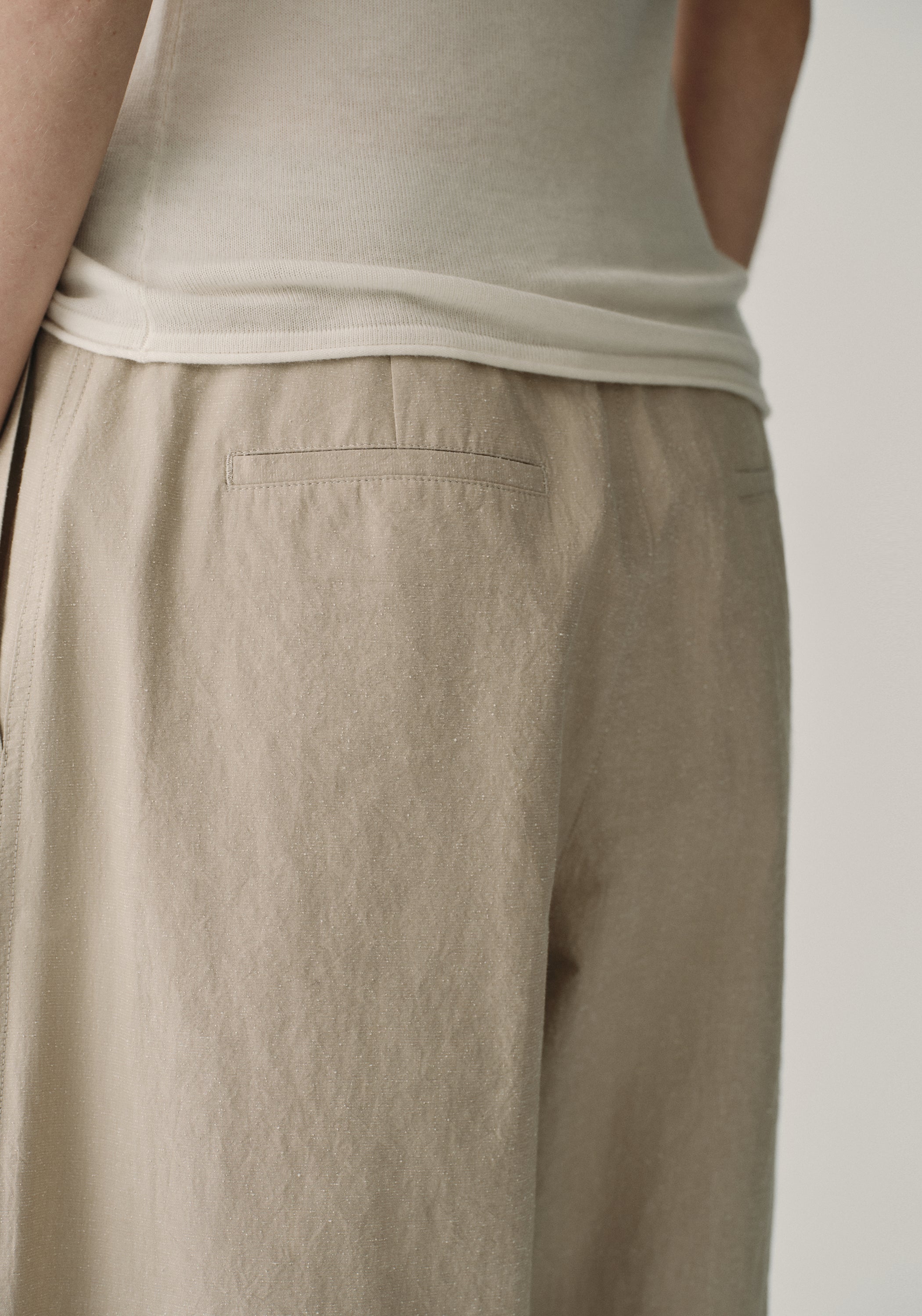 #color_ khaki