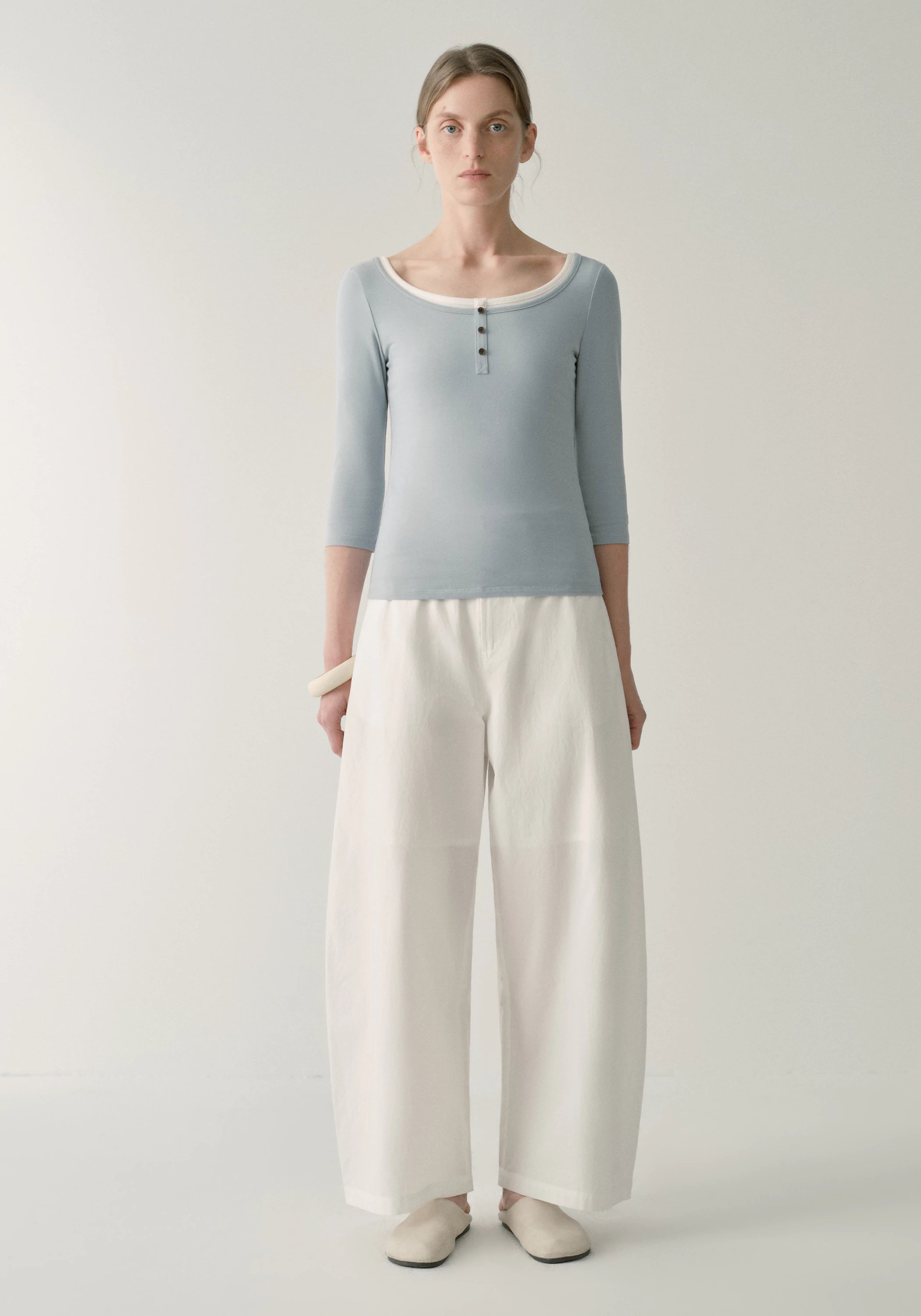 #color_off white