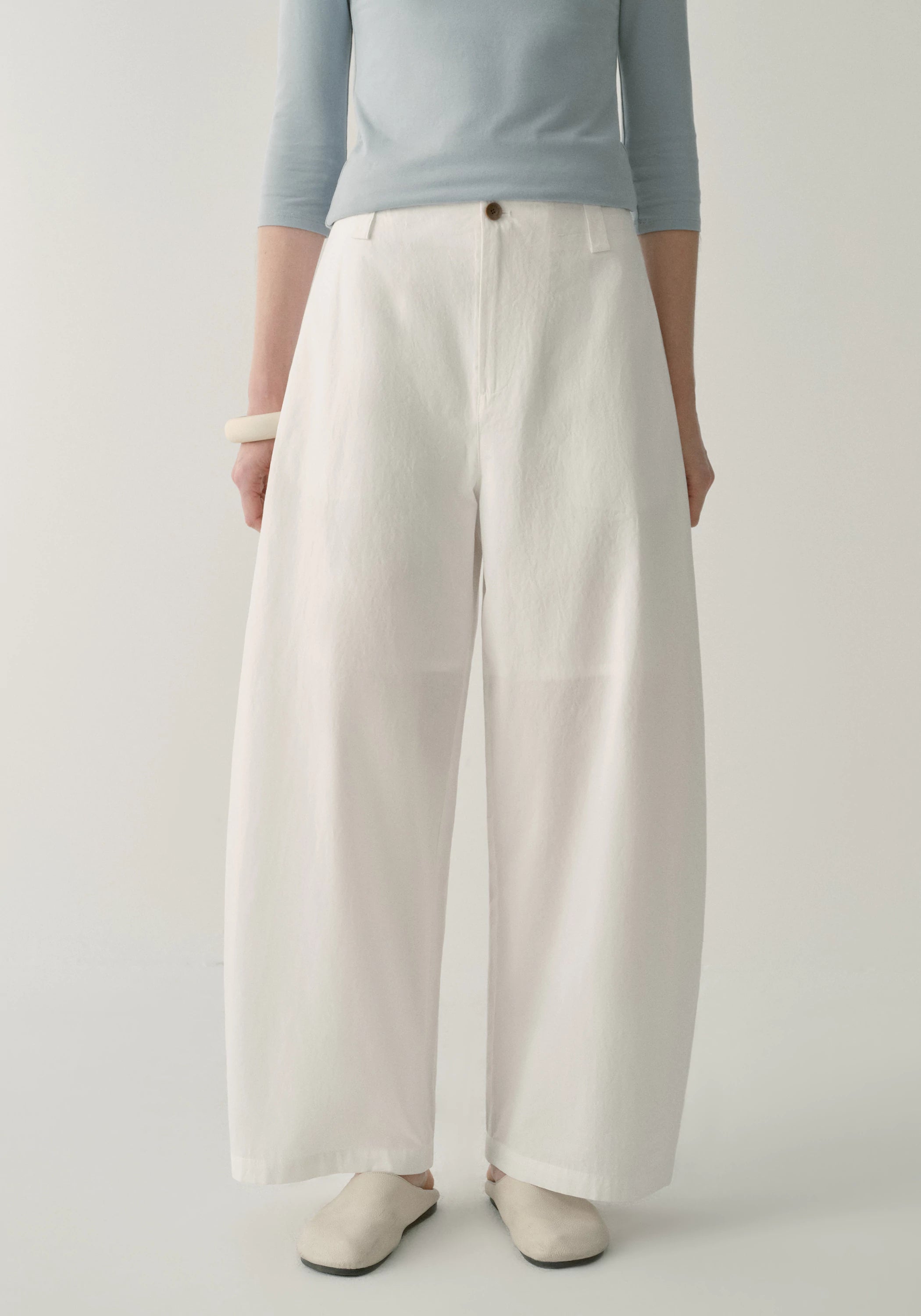 #color_off white