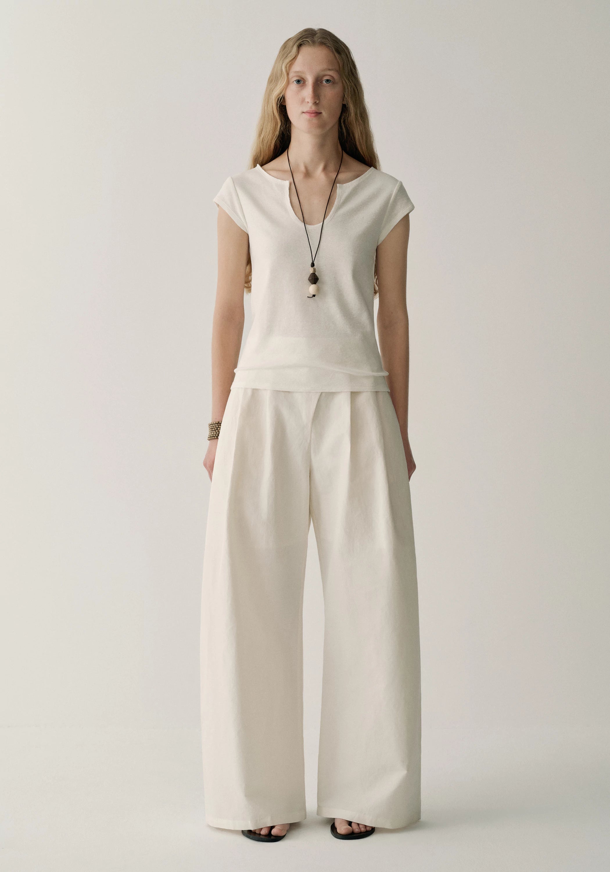 #color_off white