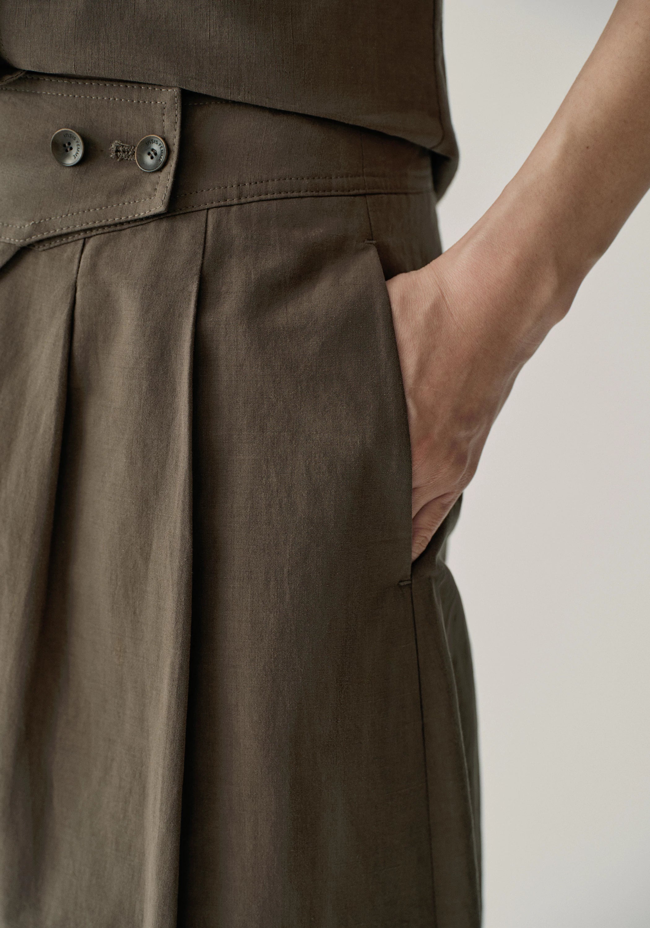 #color_olive brown