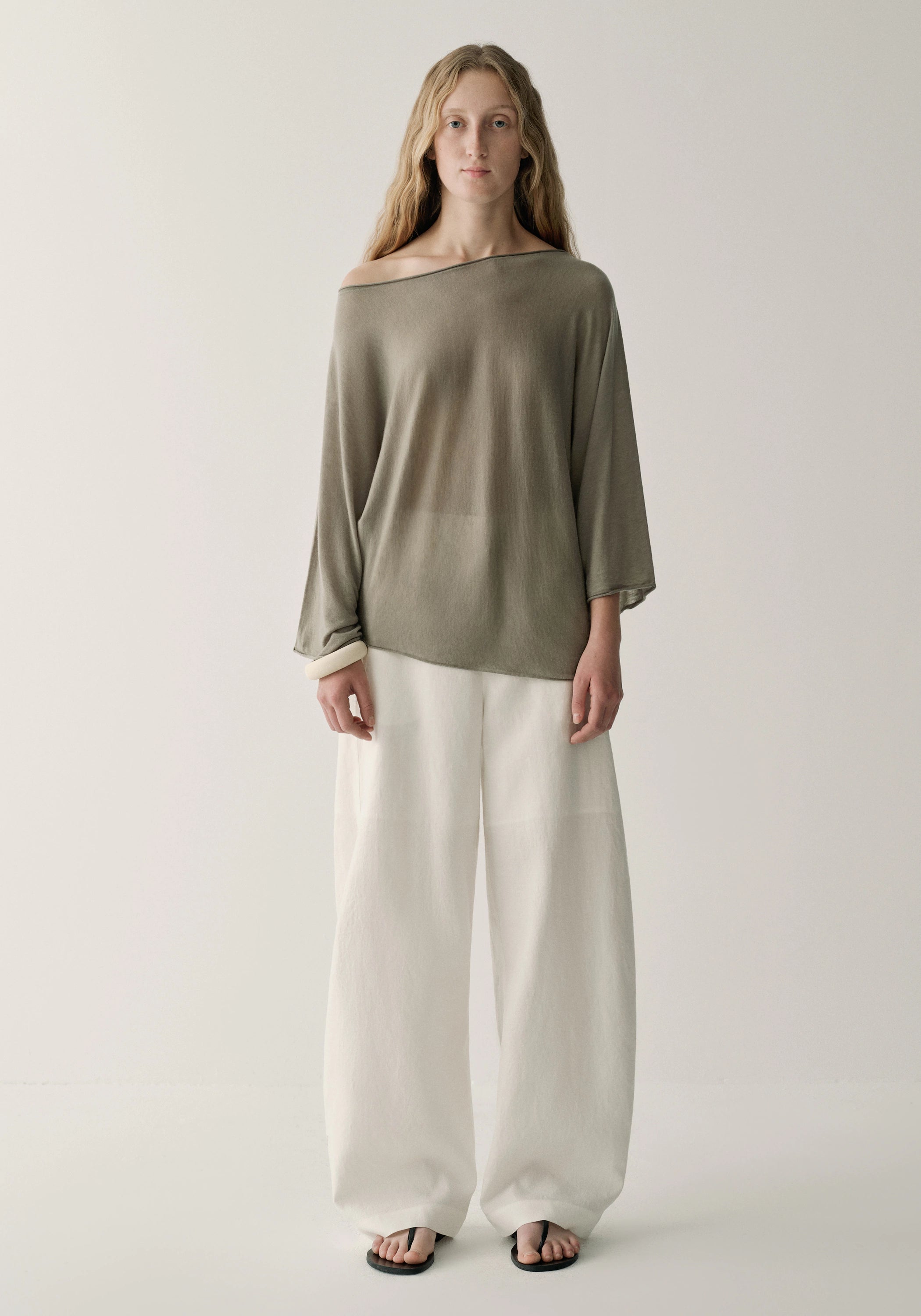 #color_off white