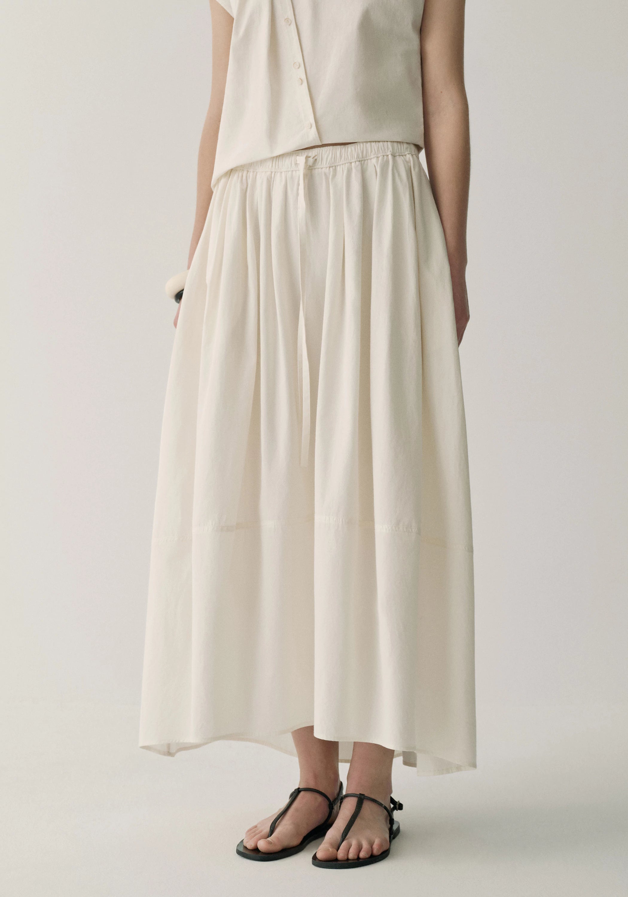 #color_off white