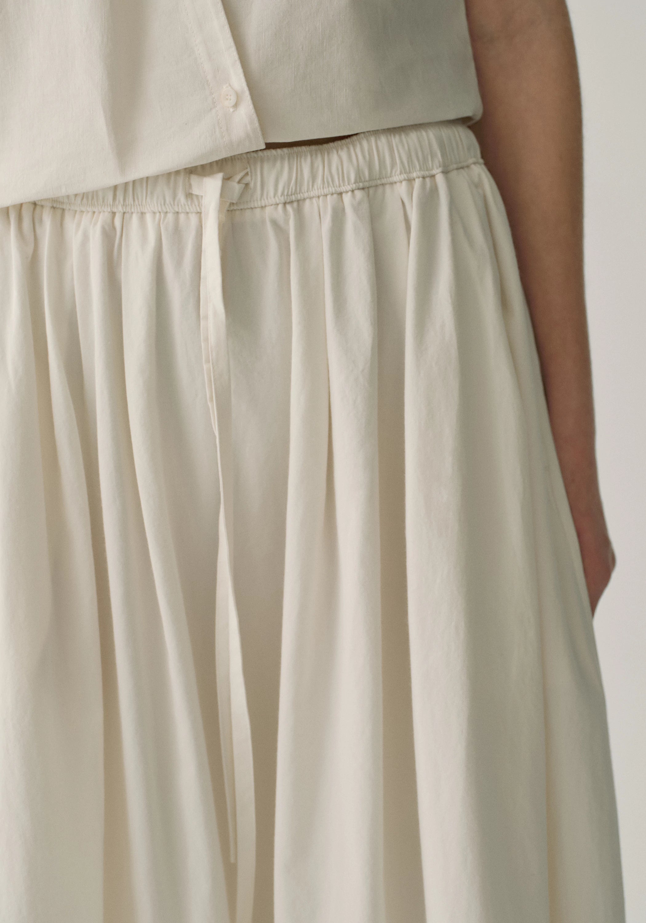 #color_off white