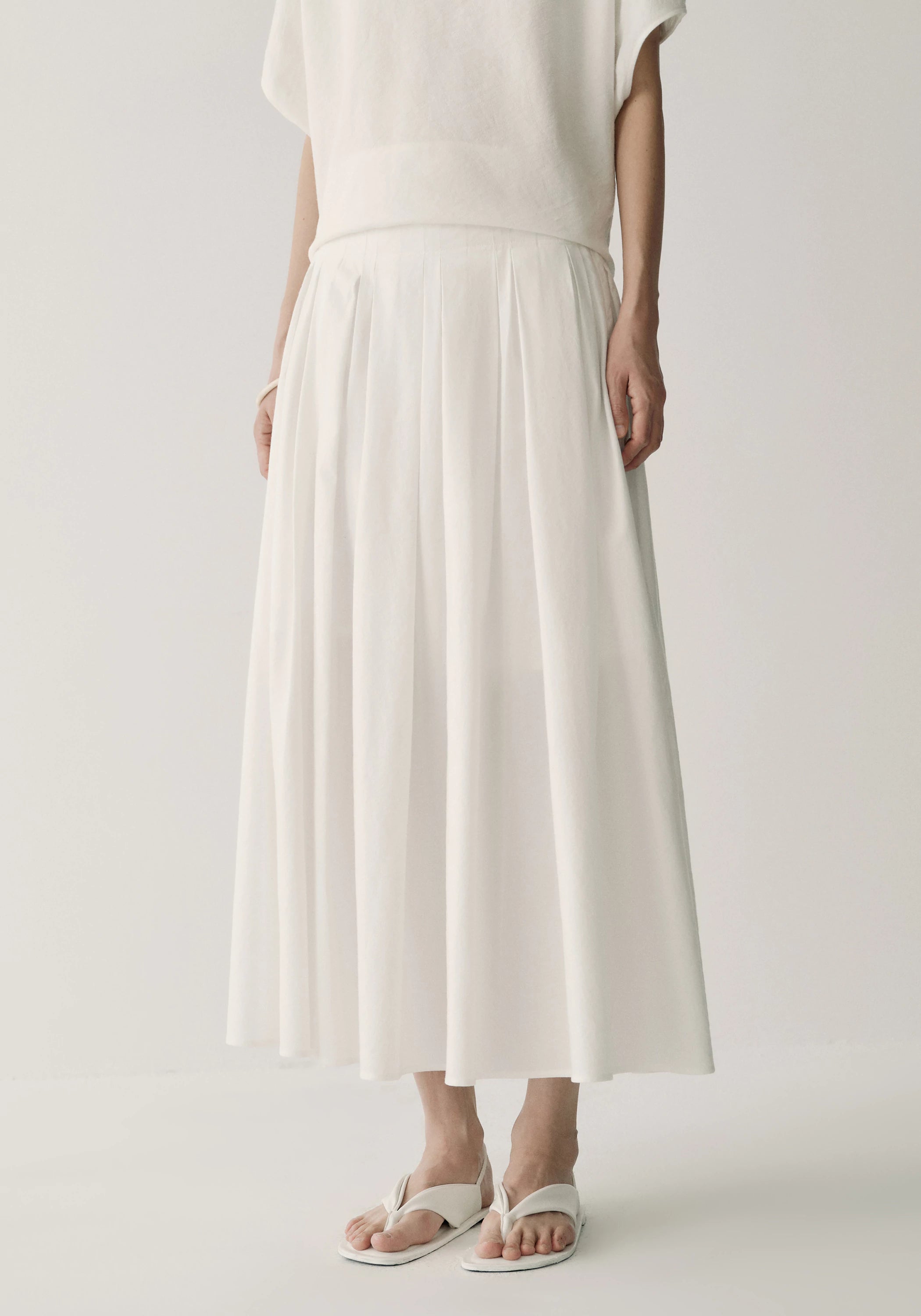 #color_off white