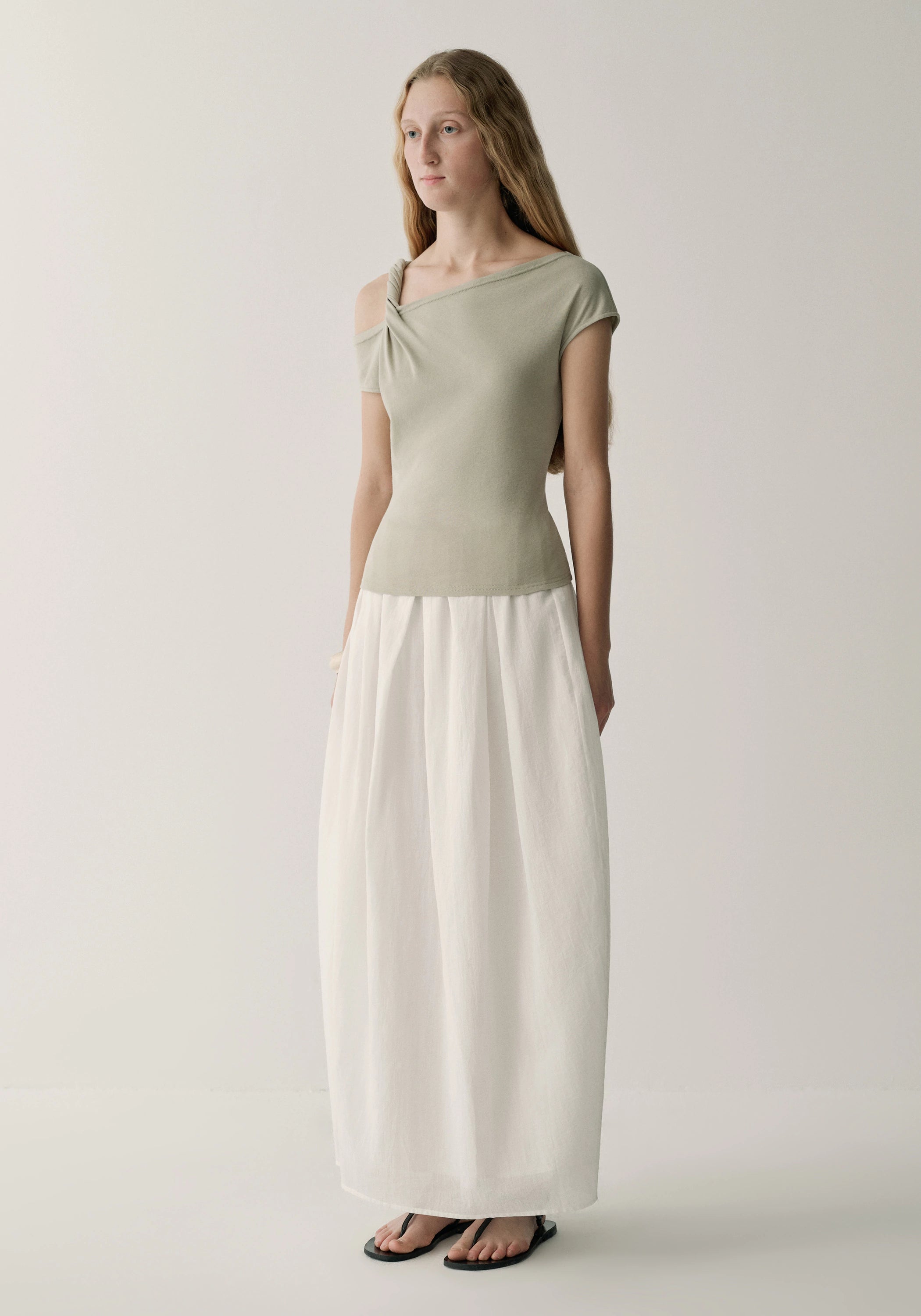 #color_off white