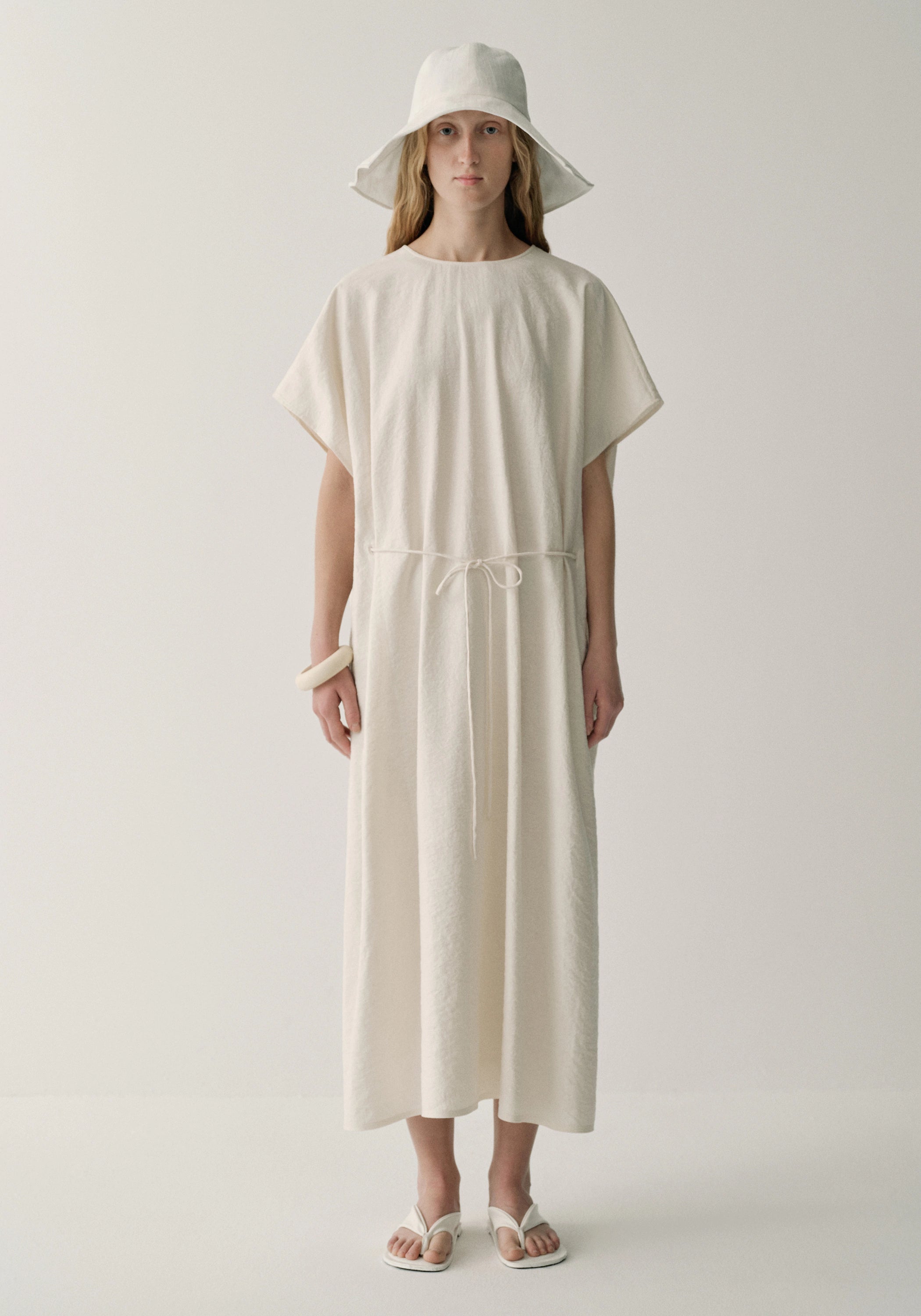 #color_off white
