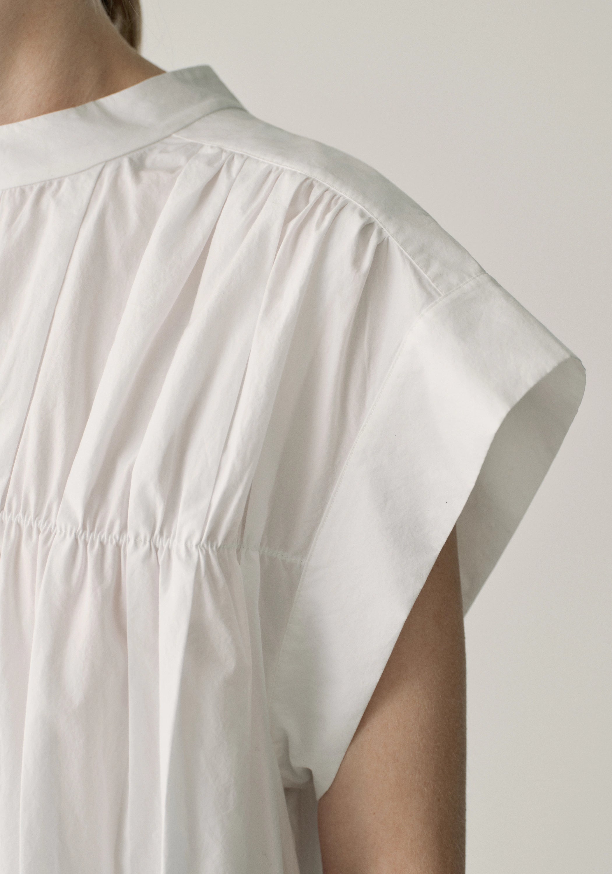 #color_off white