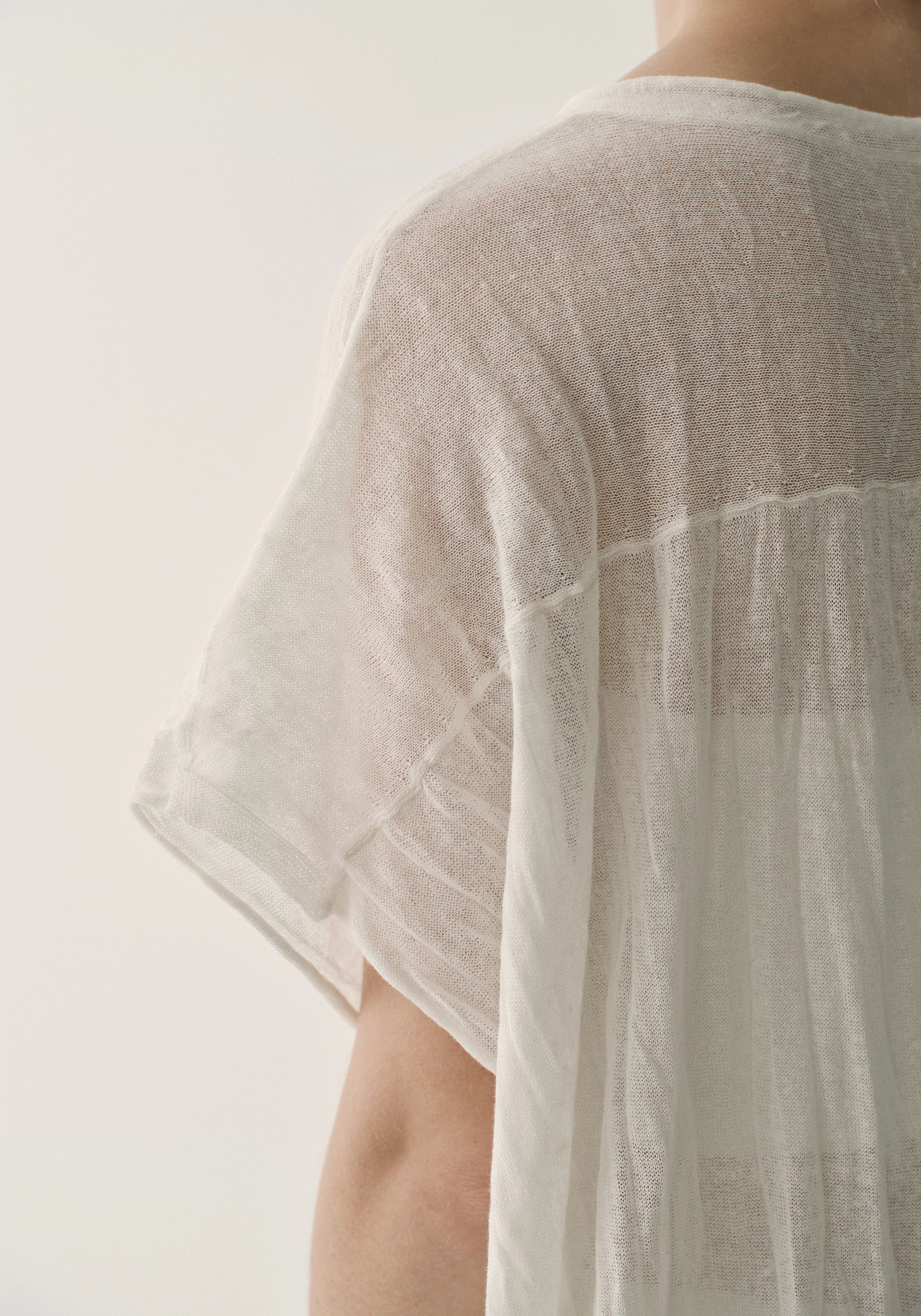 #color_off white
