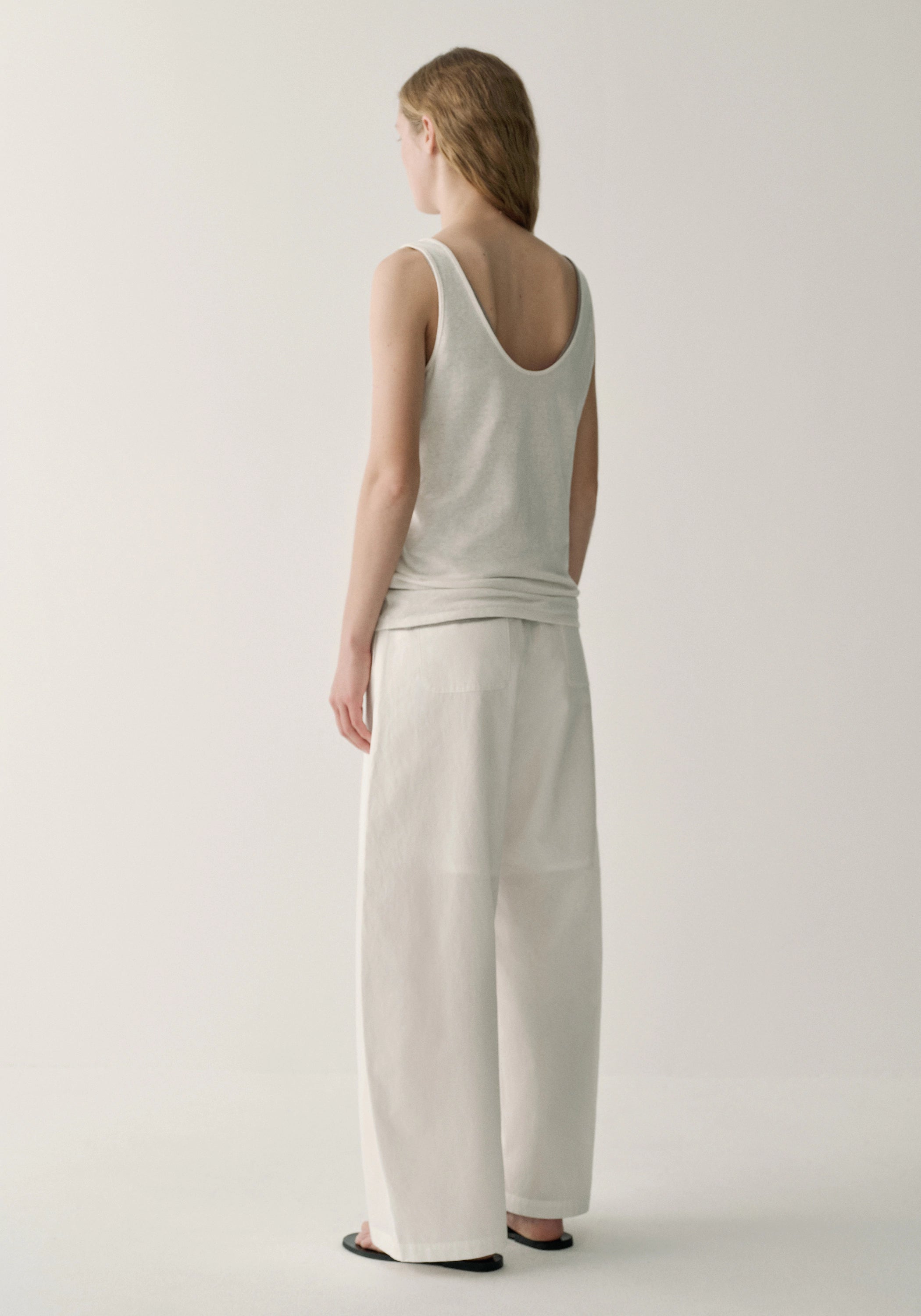 #color_off white