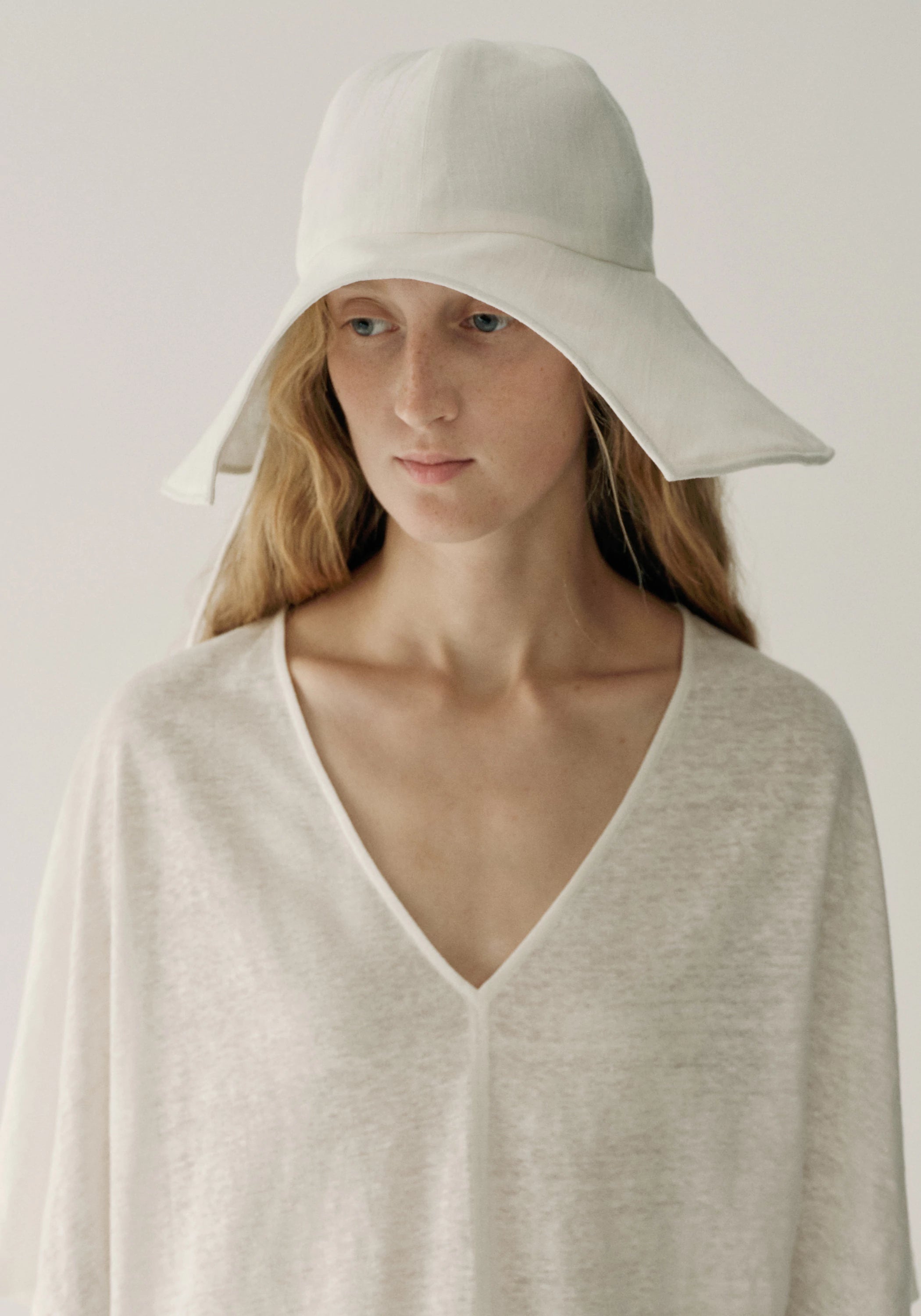 #color_off white