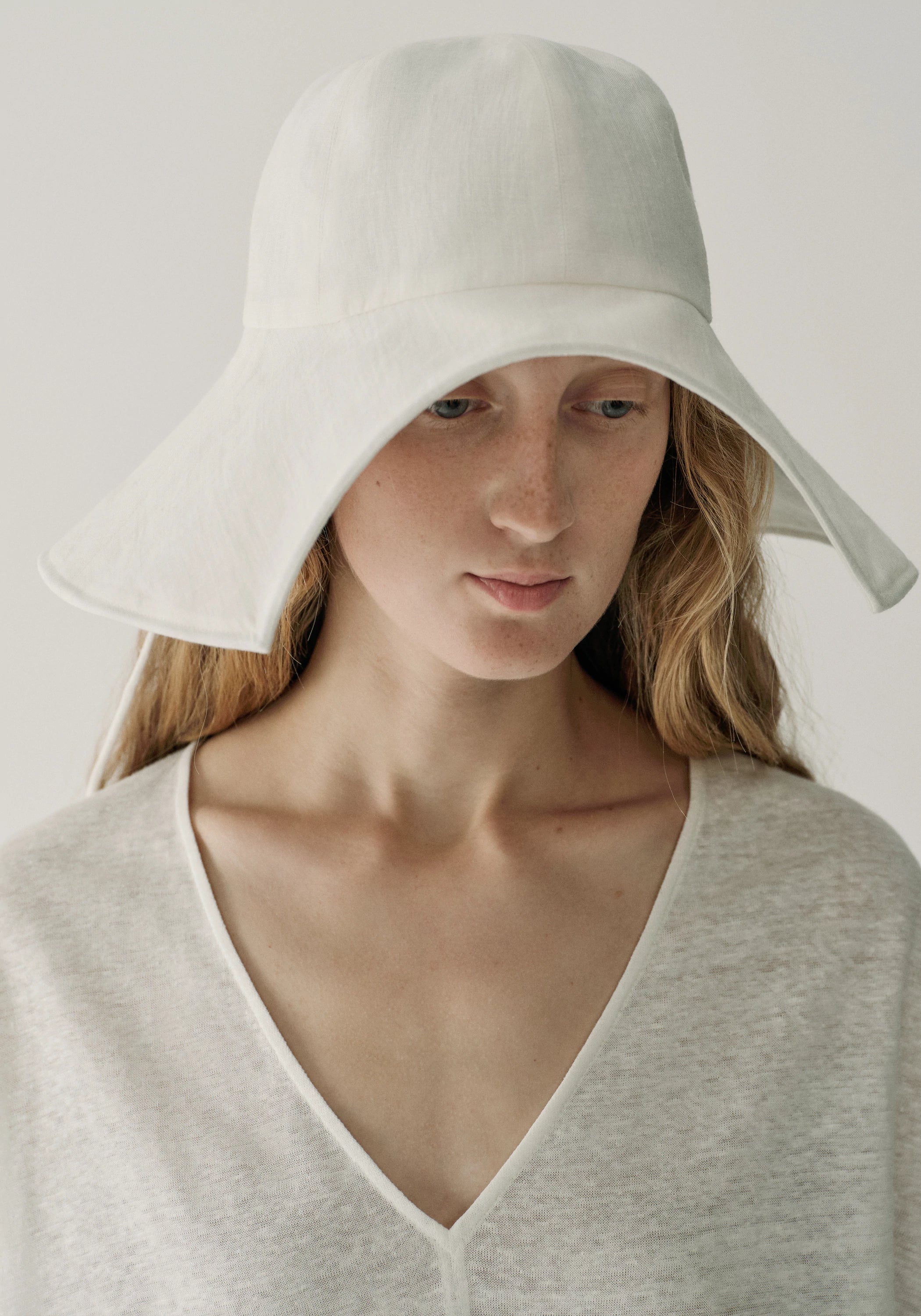 #color_off white