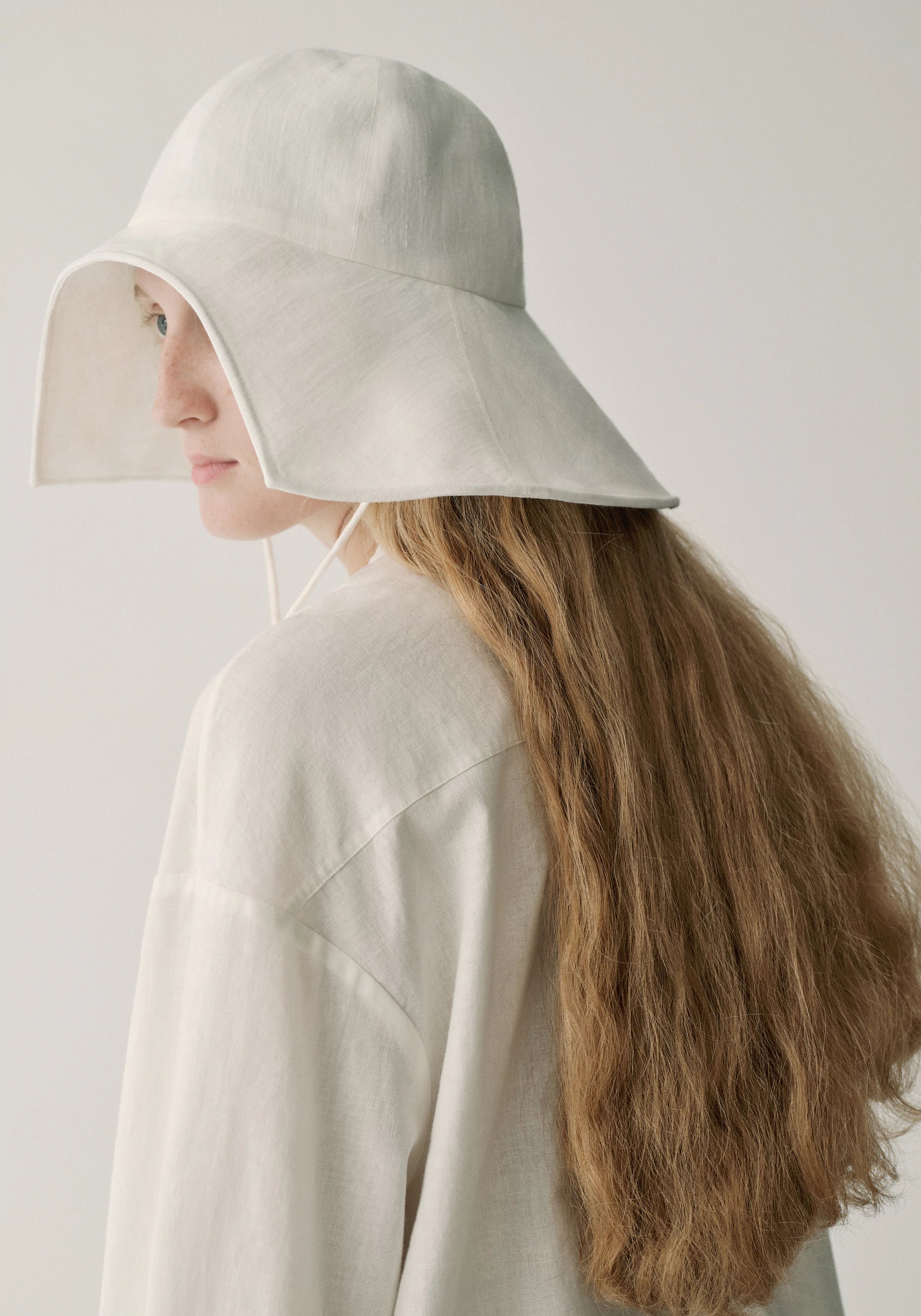#color_off white