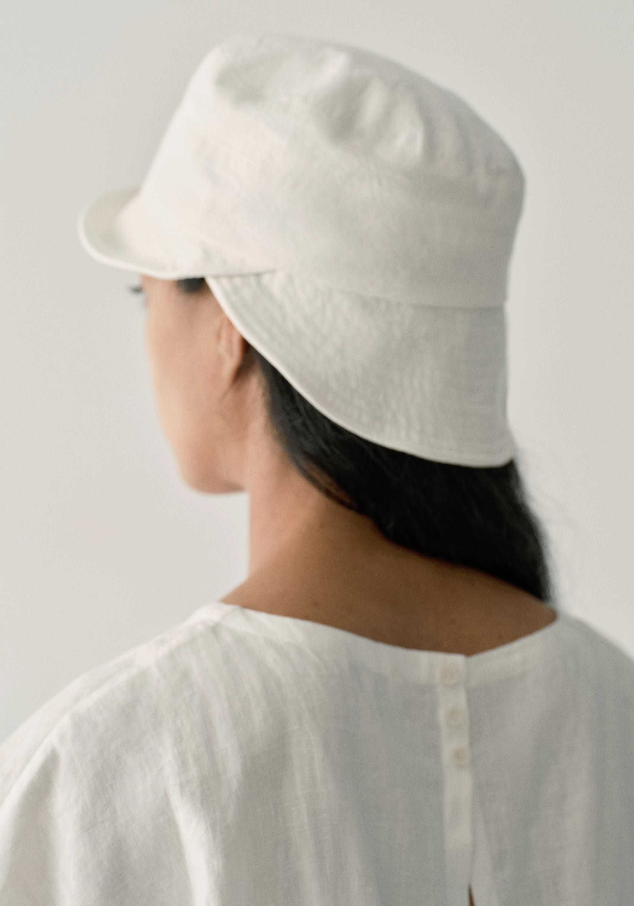#color_off white
