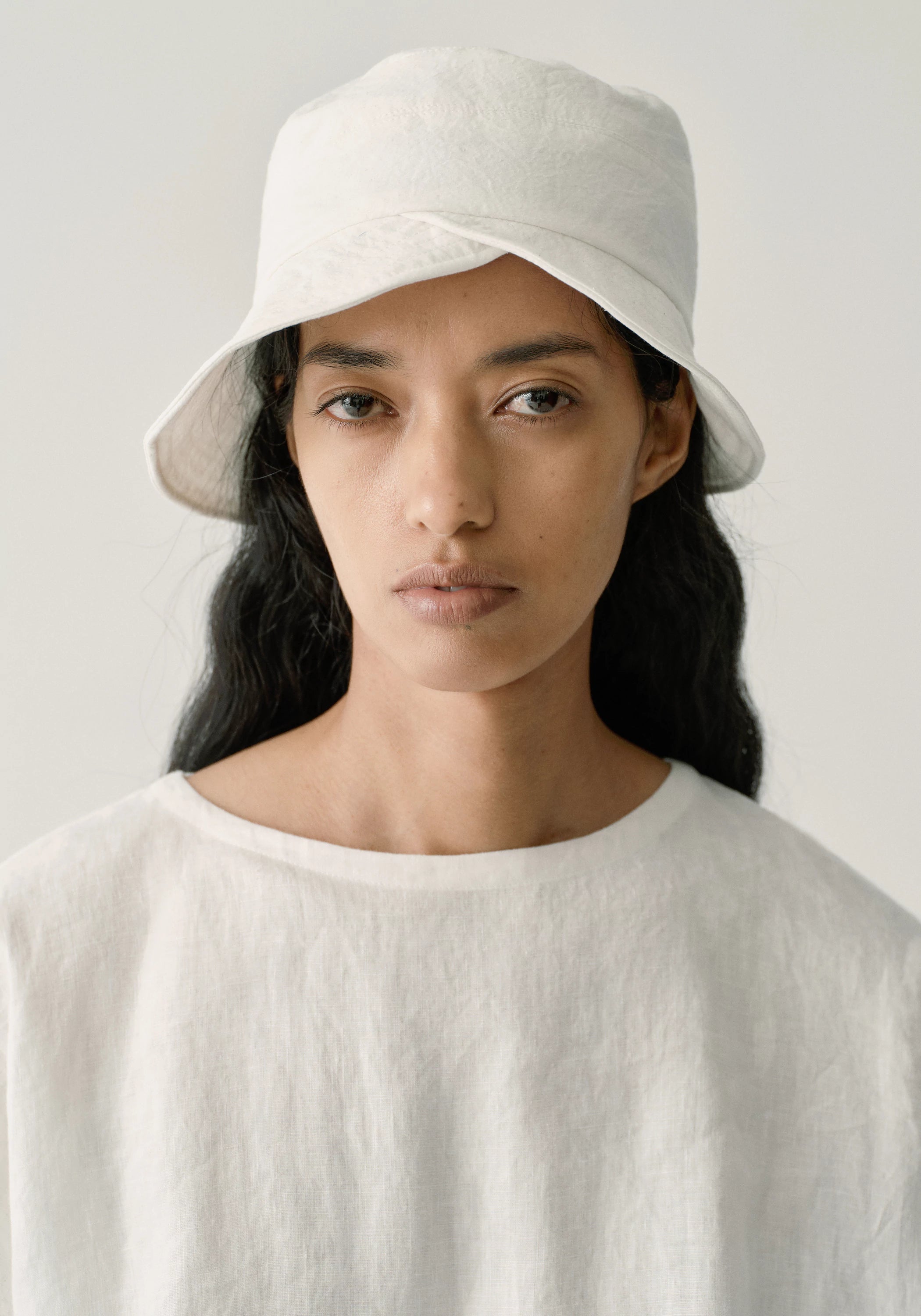 #color_off white