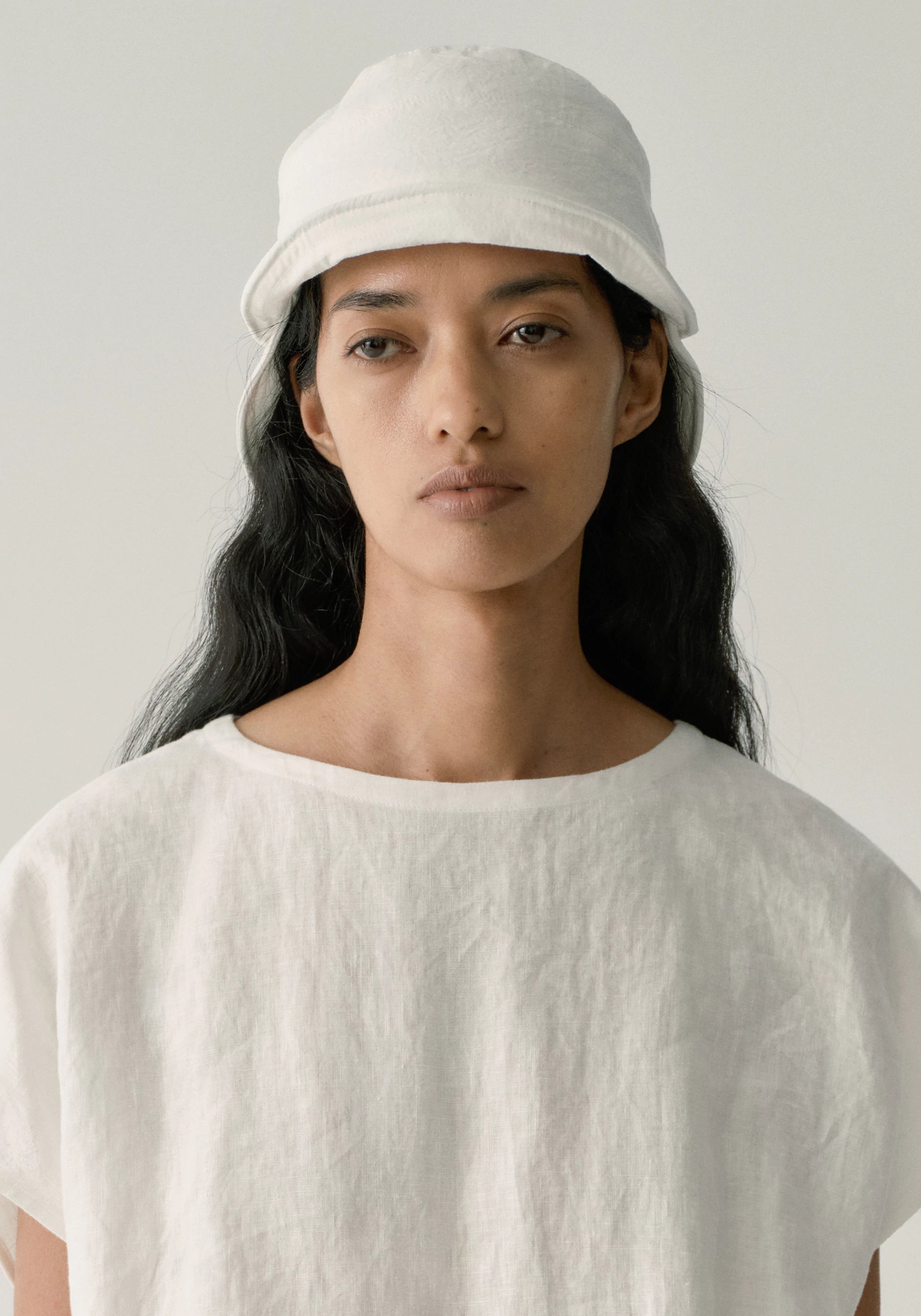 #color_off white