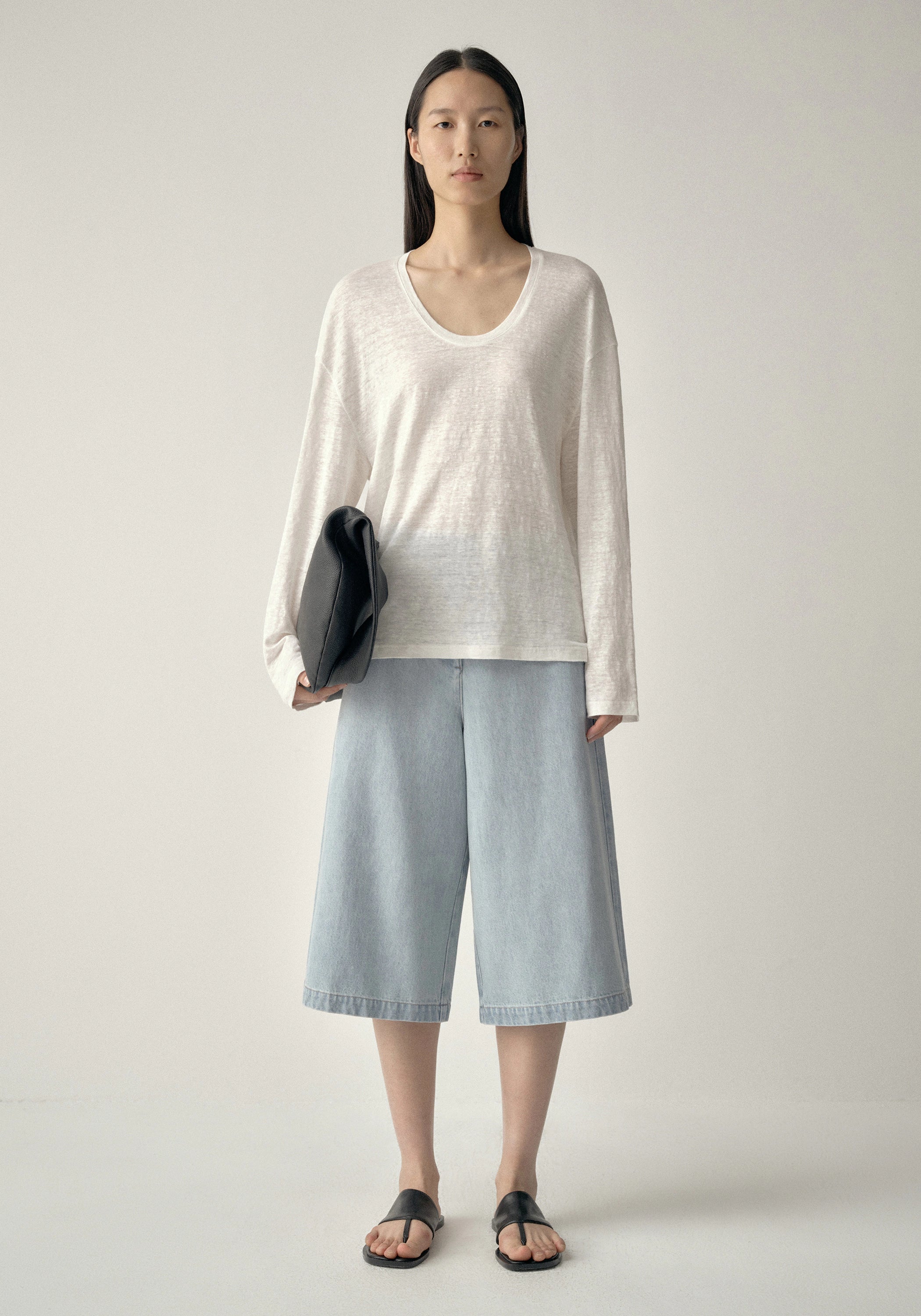 #color_off white