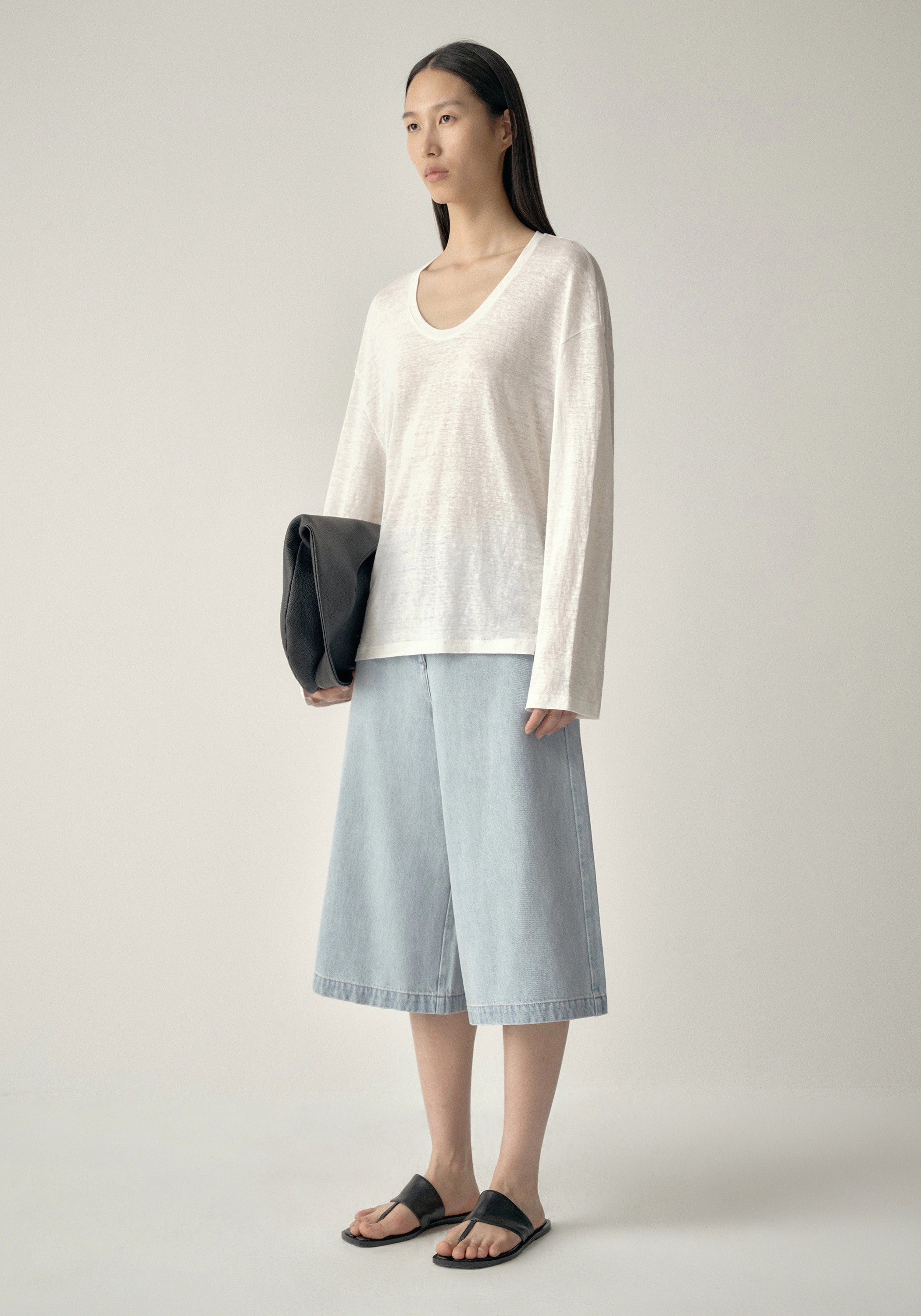 #color_off white