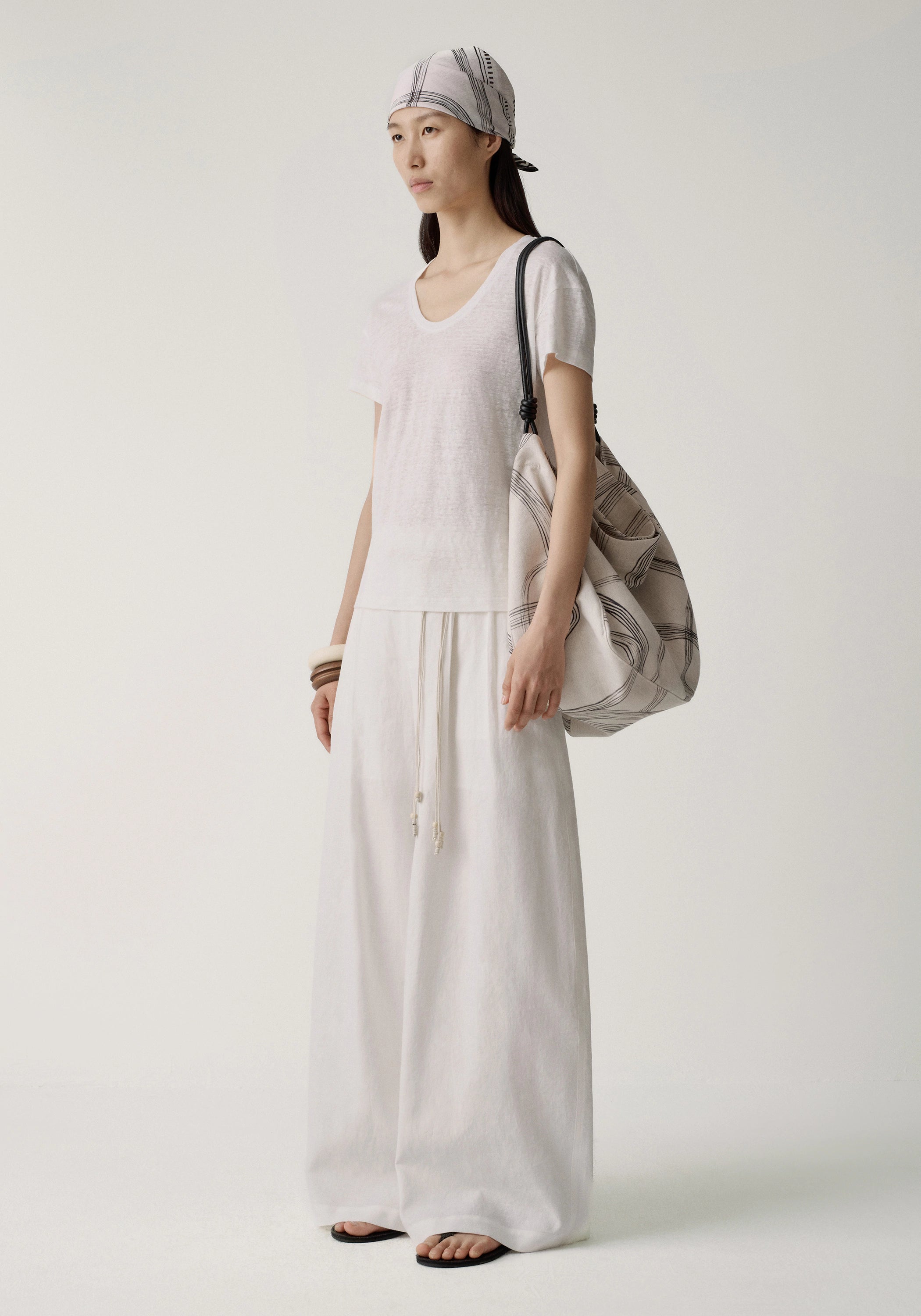 #color_off white