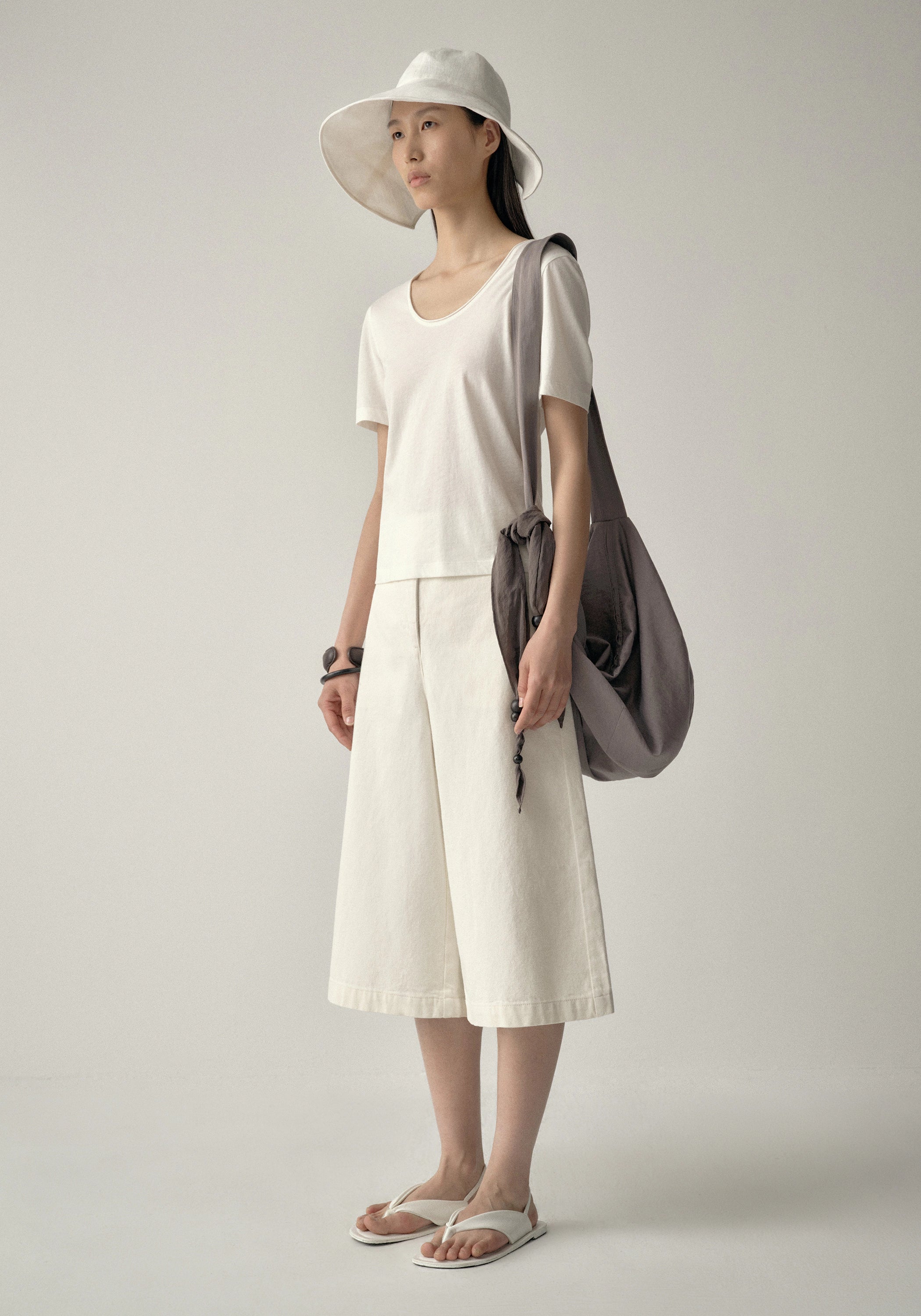 #color_off white