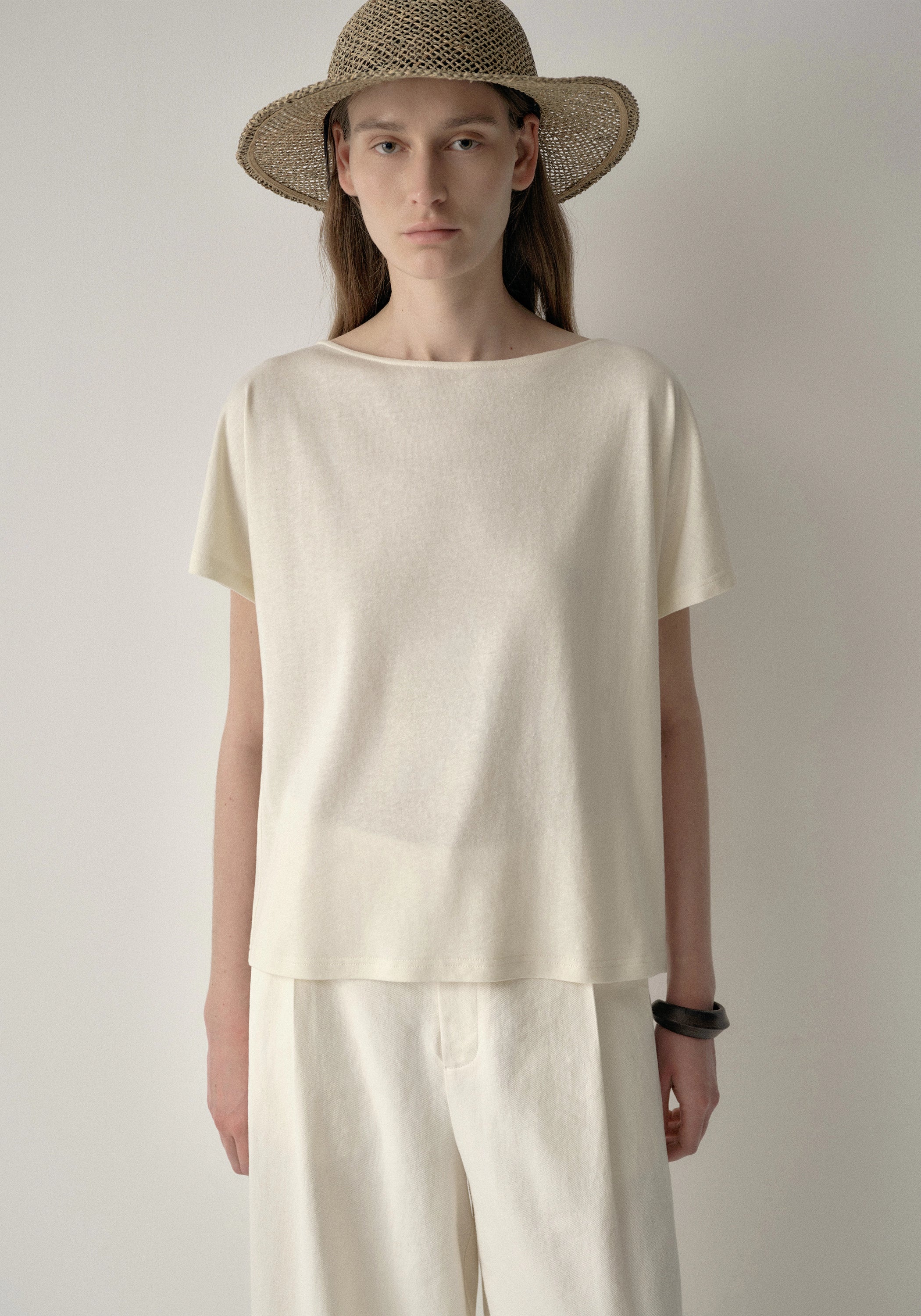 #color_cream white