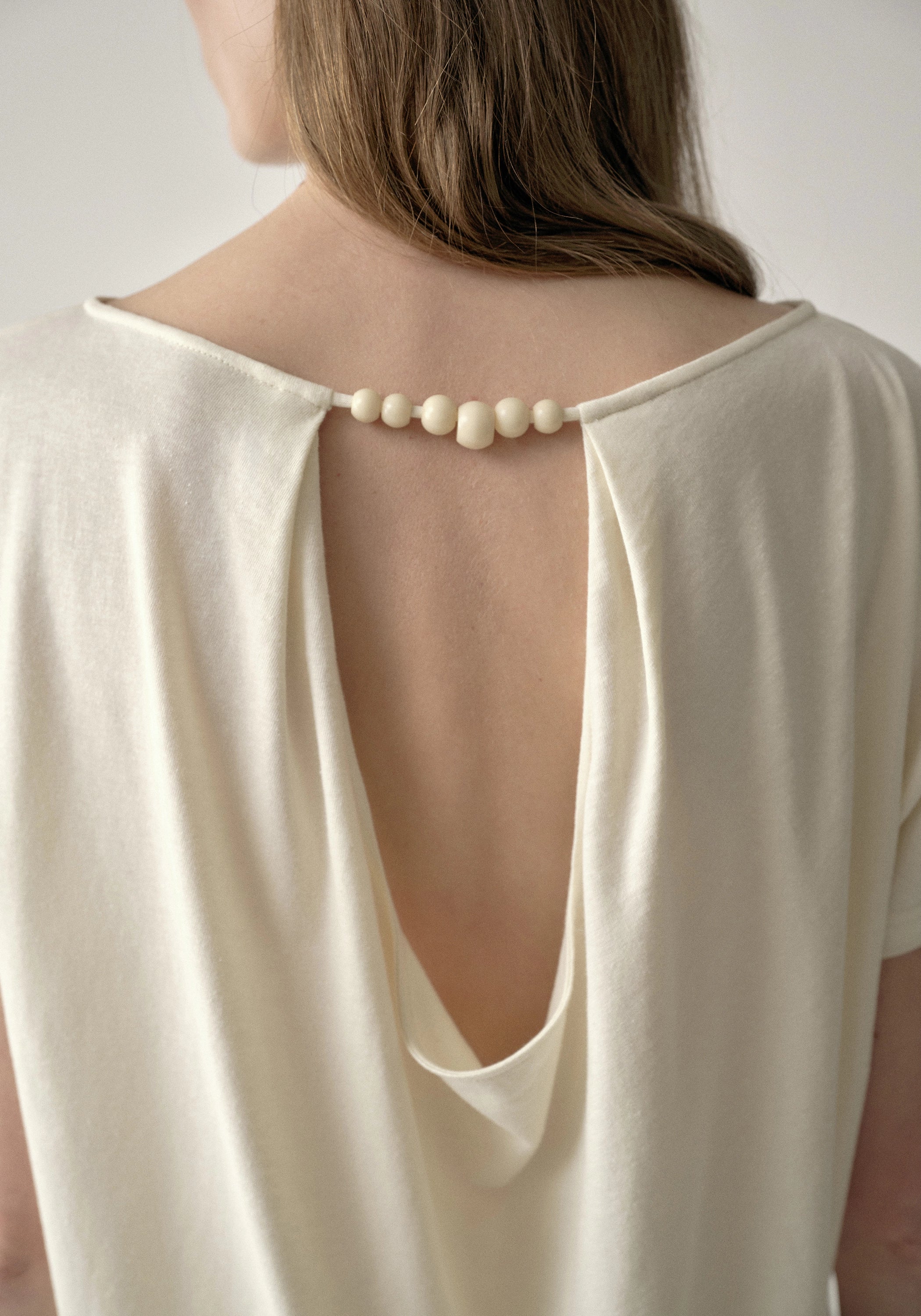 #color_cream white