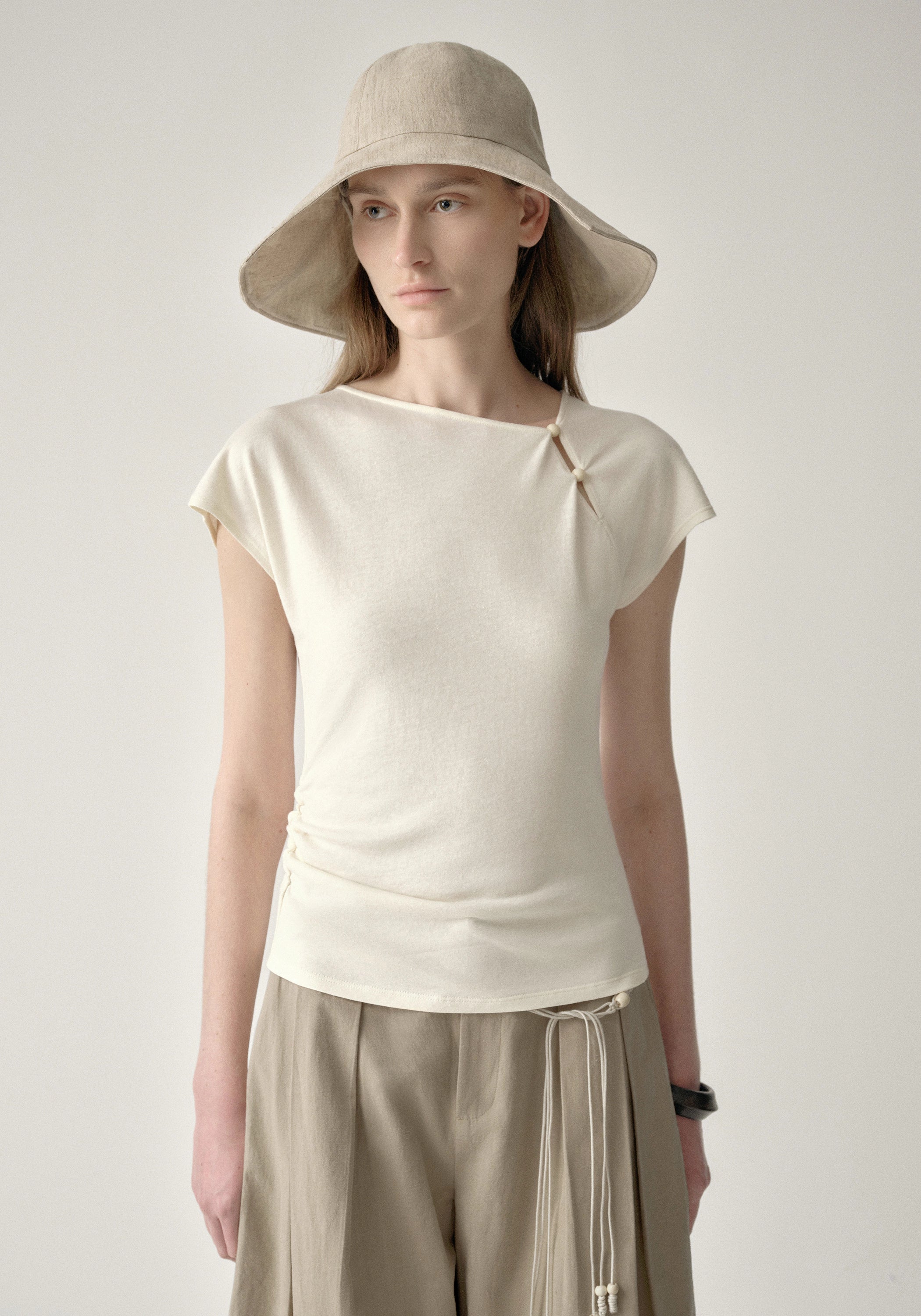 #color_cream white