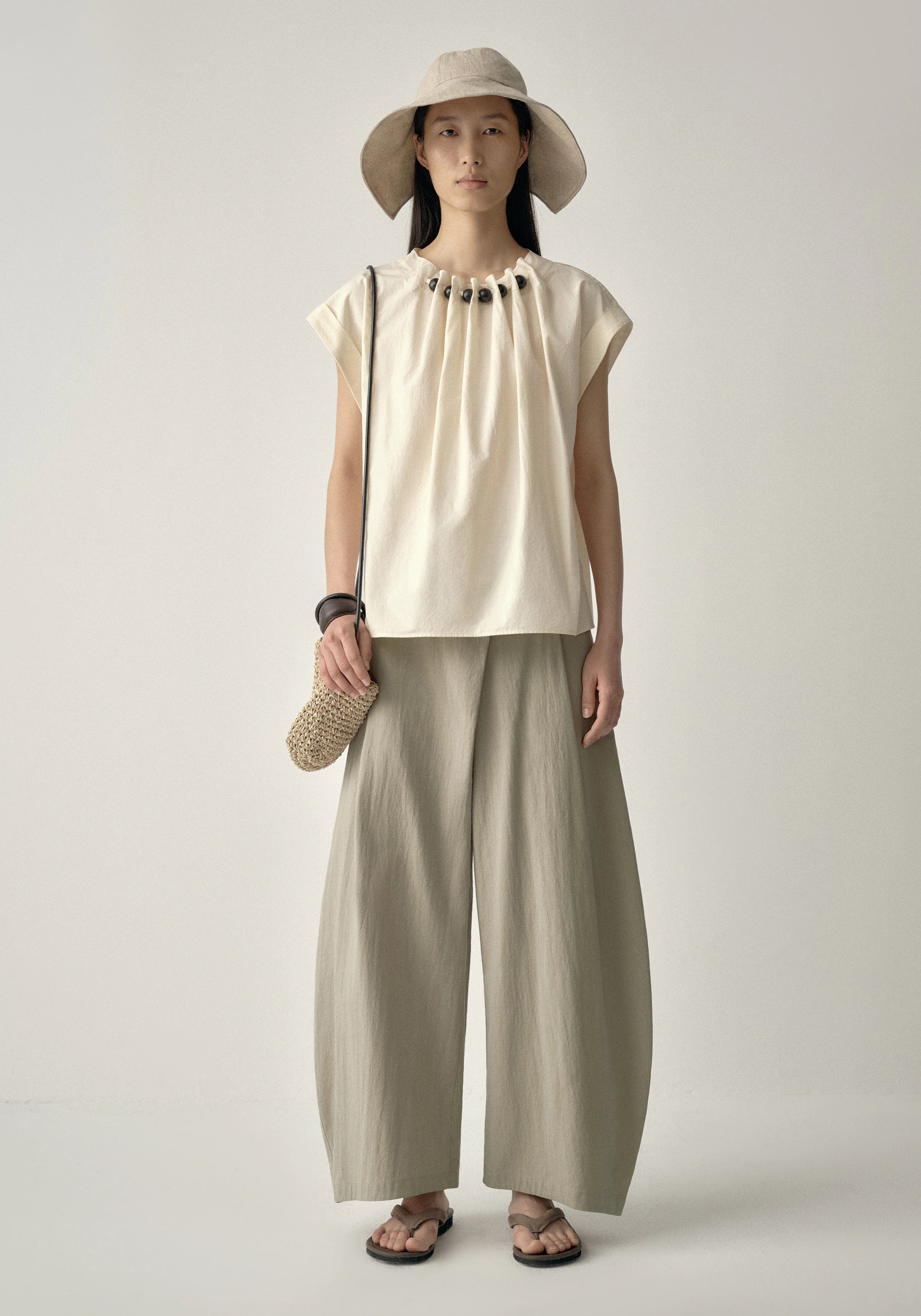 #color_cream white