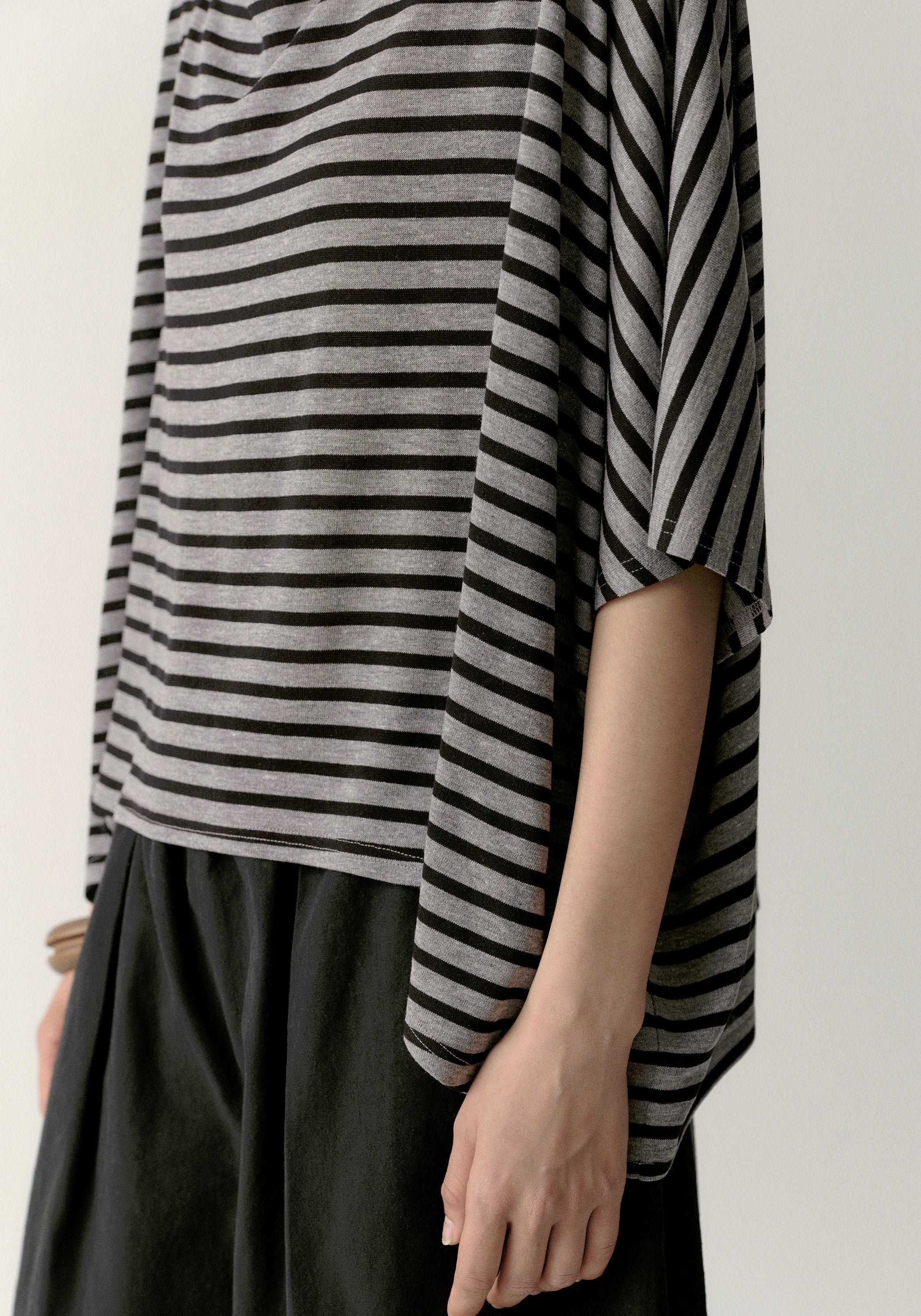 #color_black ash