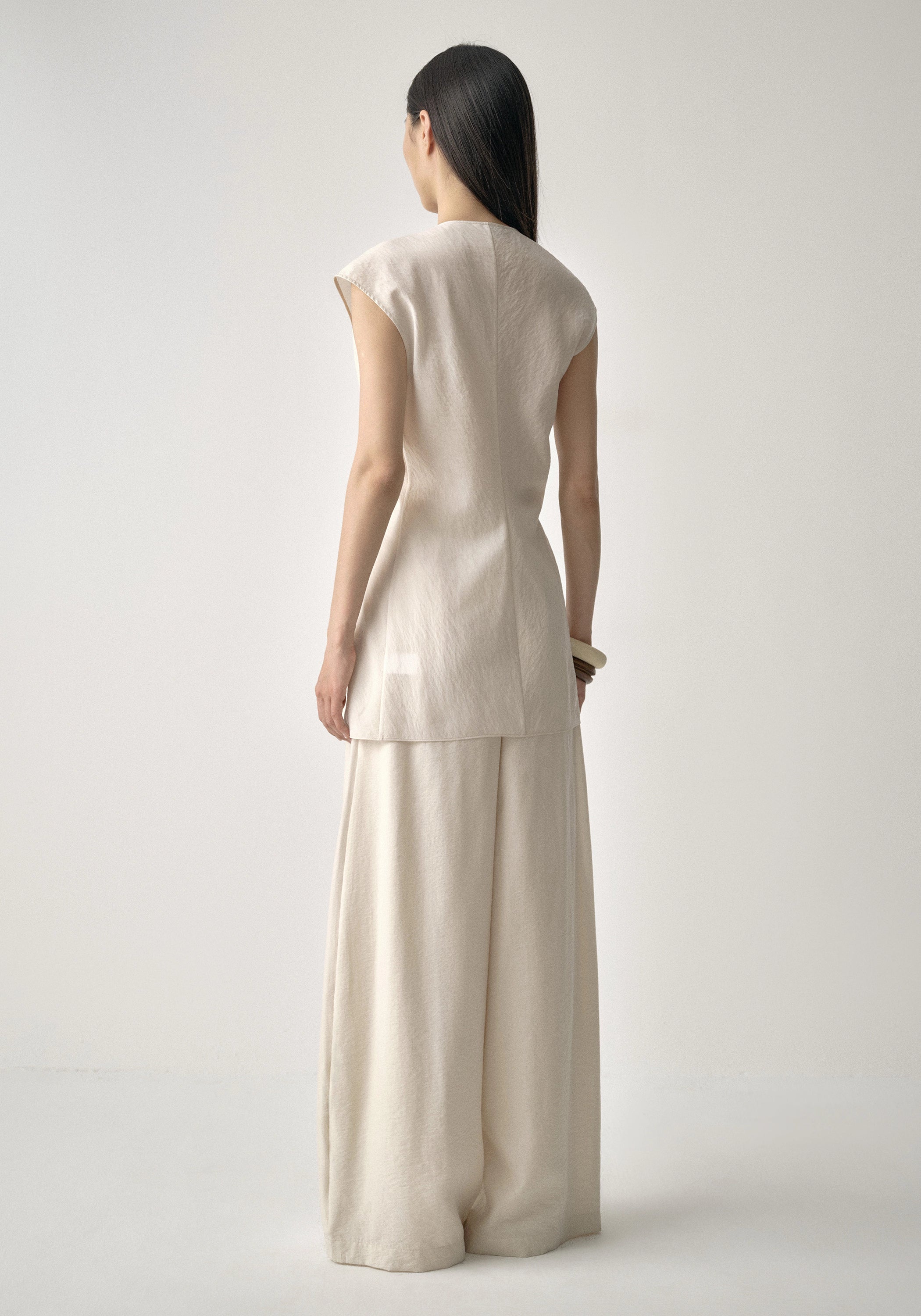#color_cream white