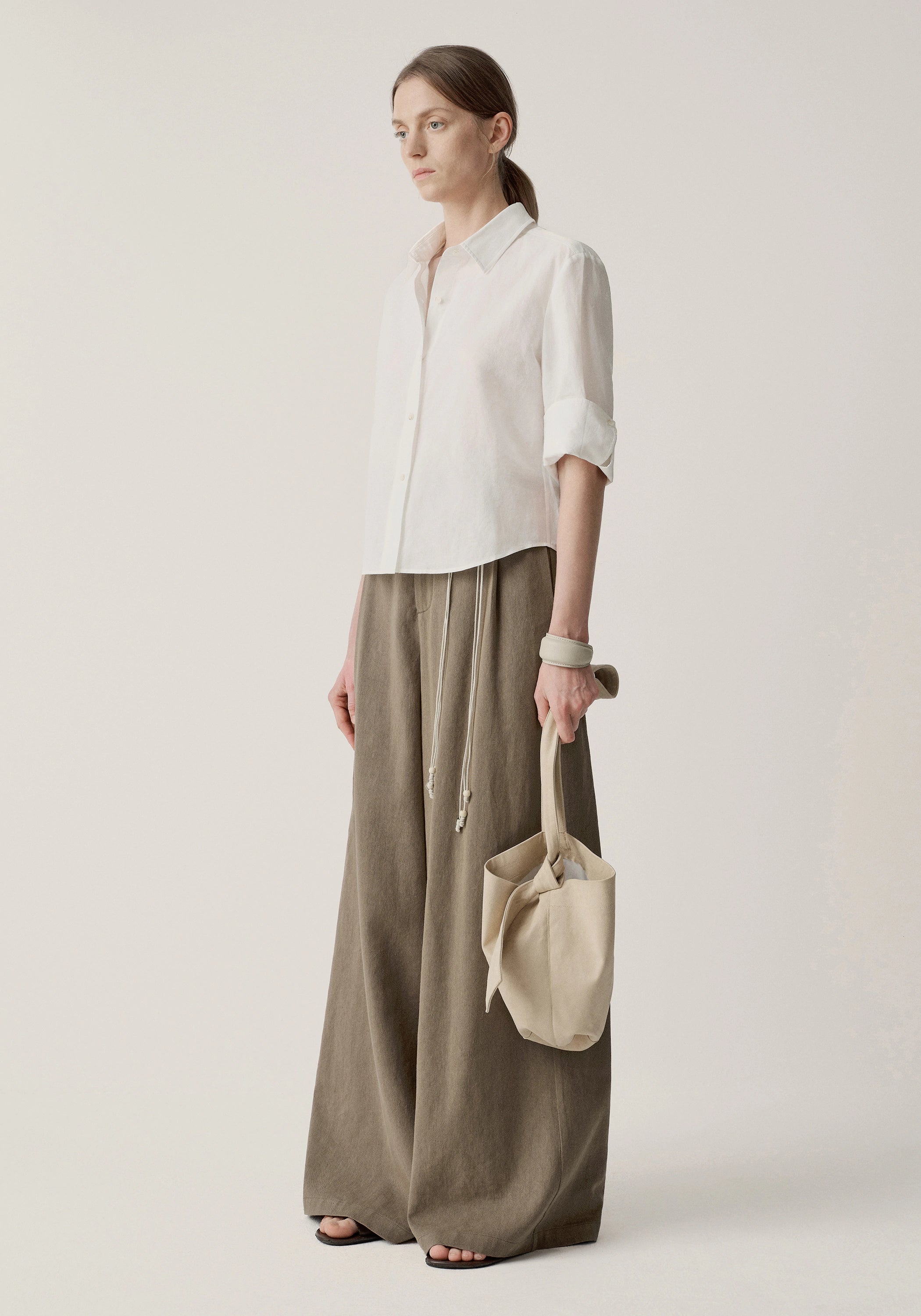#color_off white