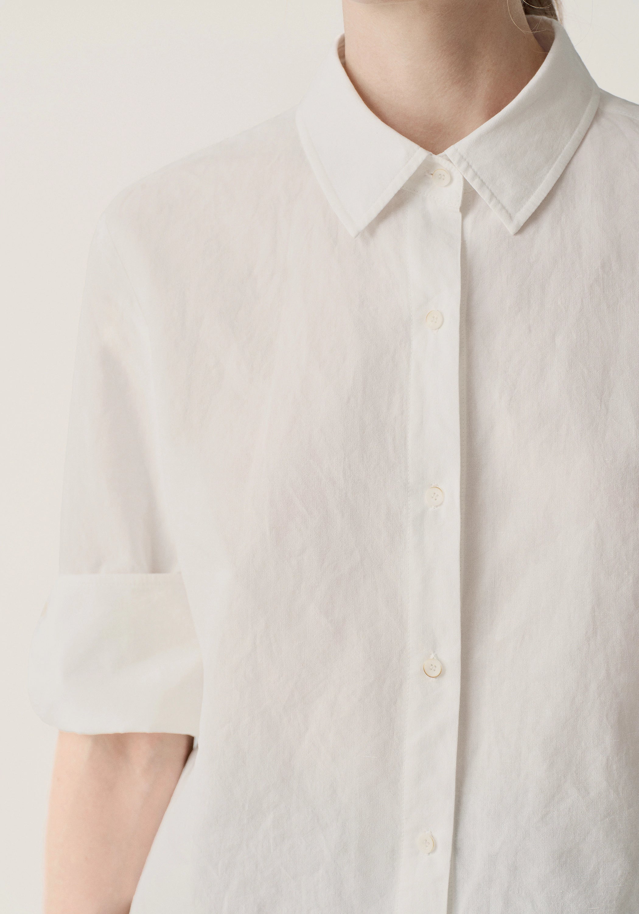 #color_off white
