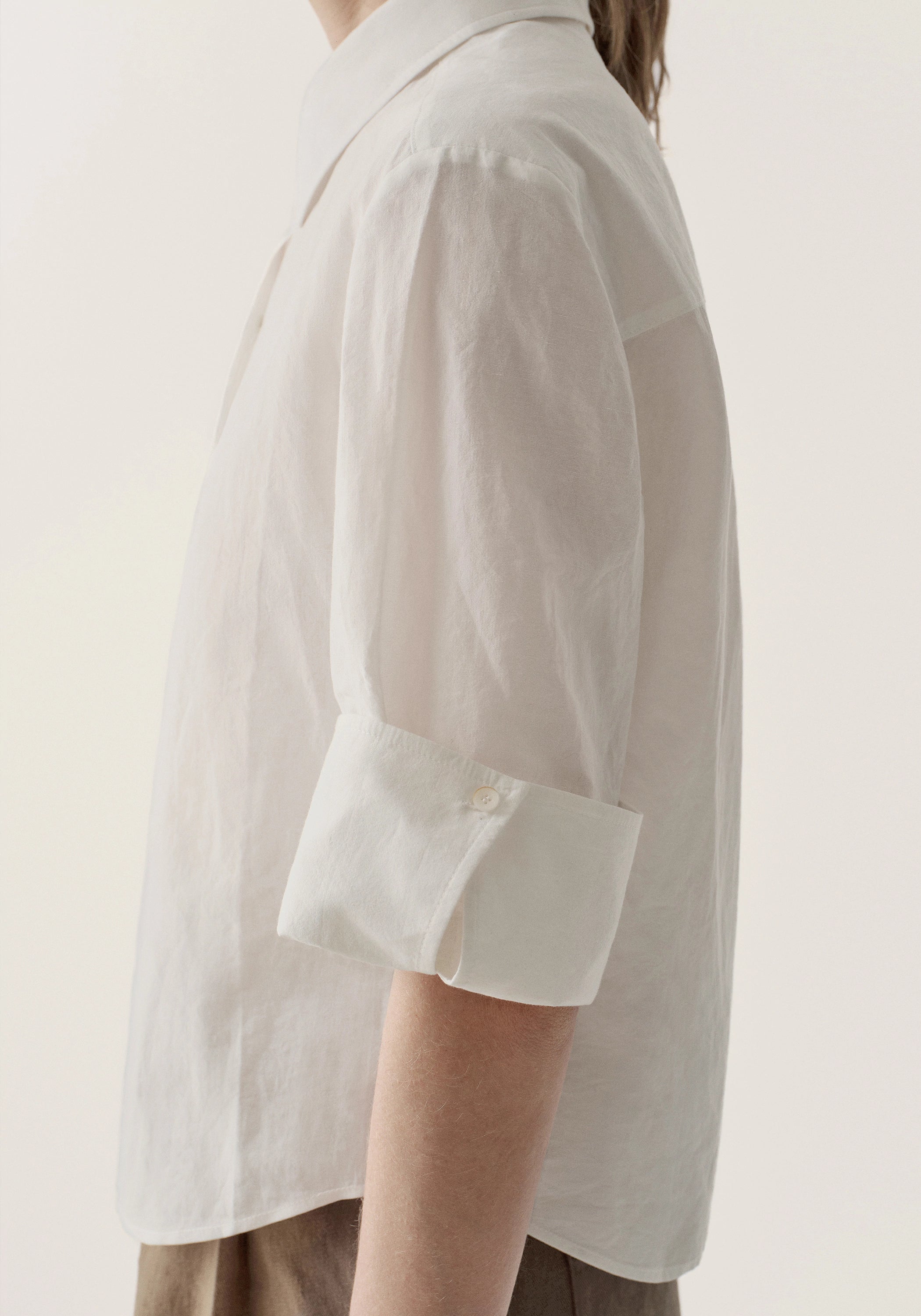 #color_off white