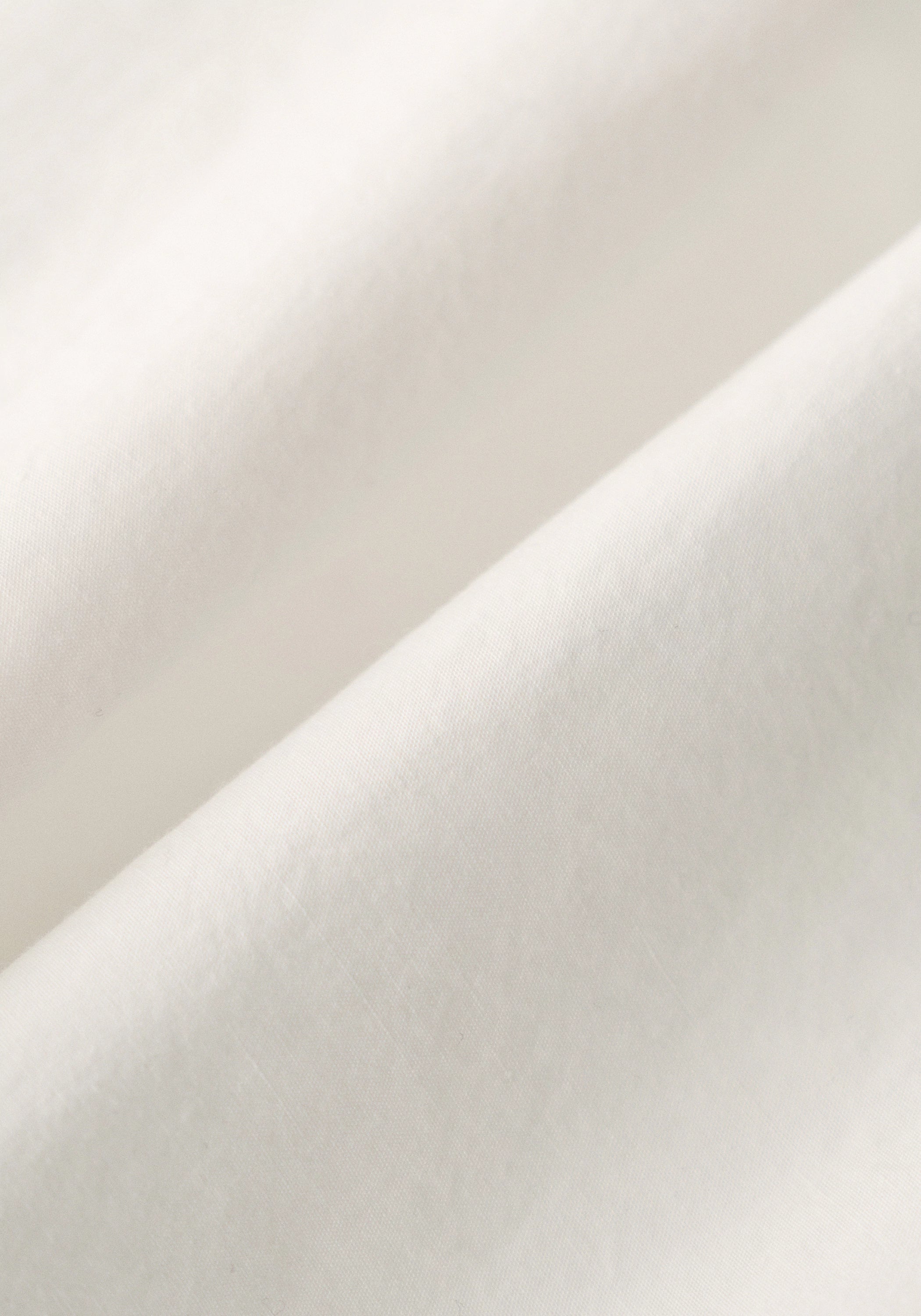 #color_off white