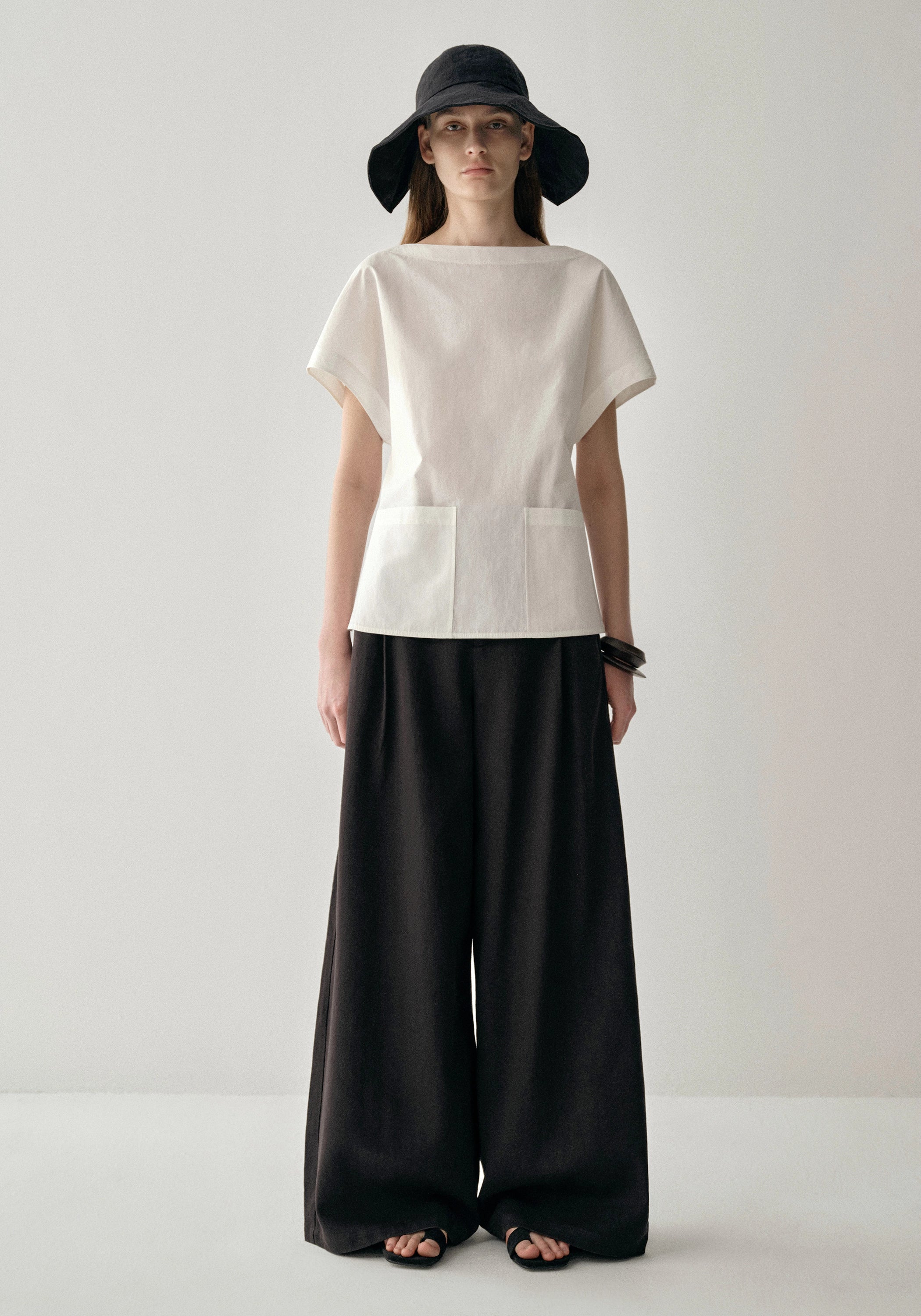 #color_off white