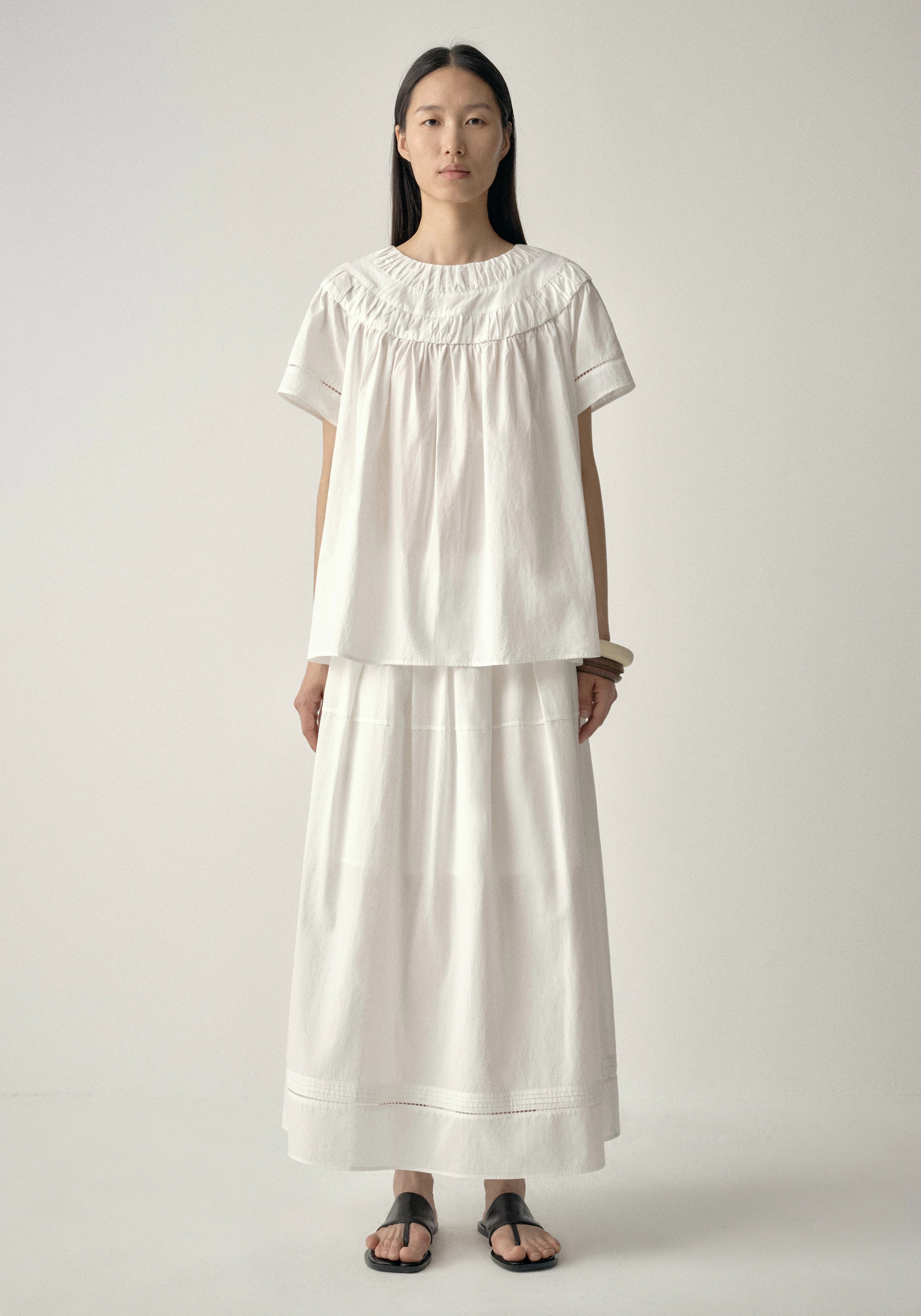 #color_off white