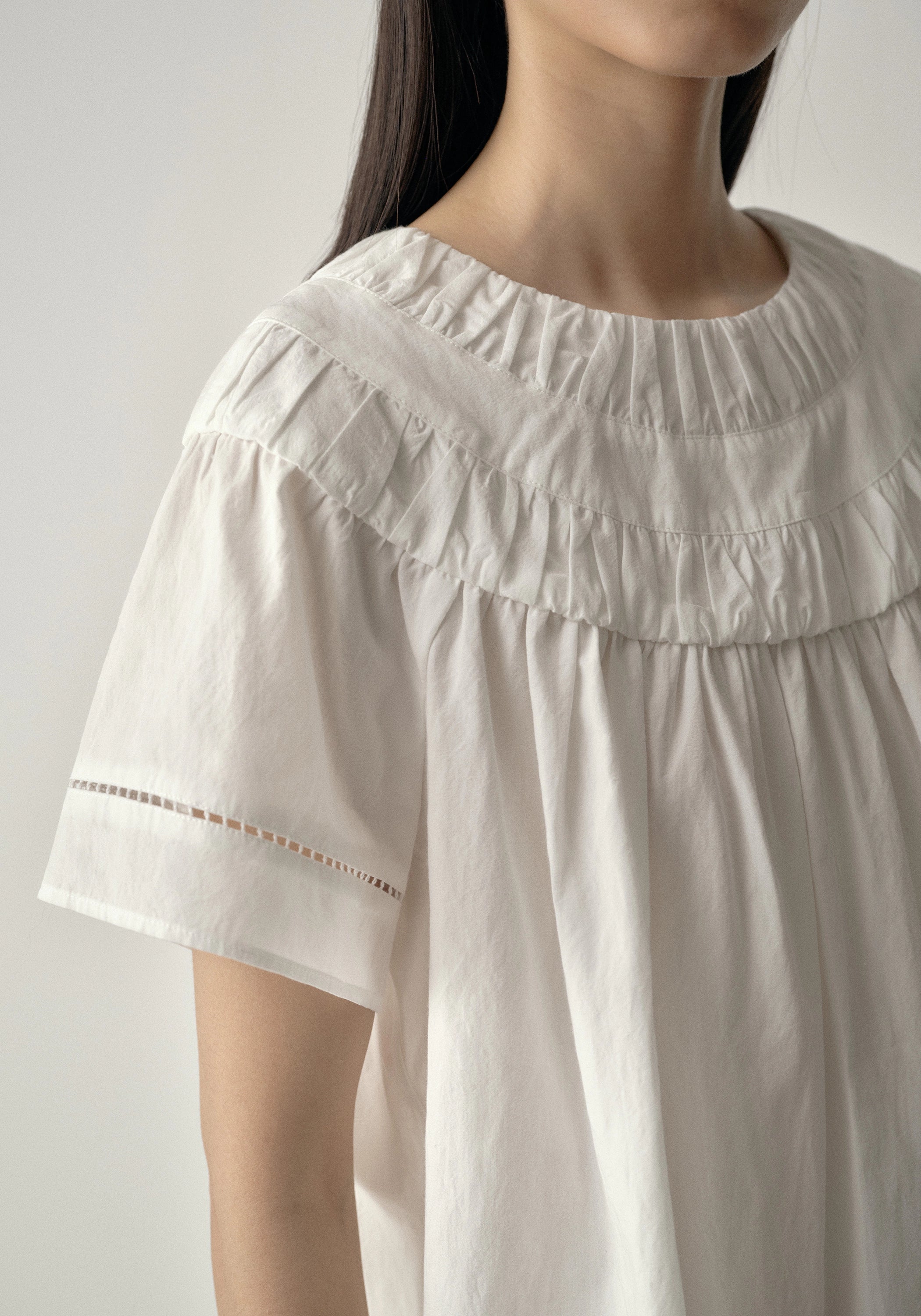 #color_off white