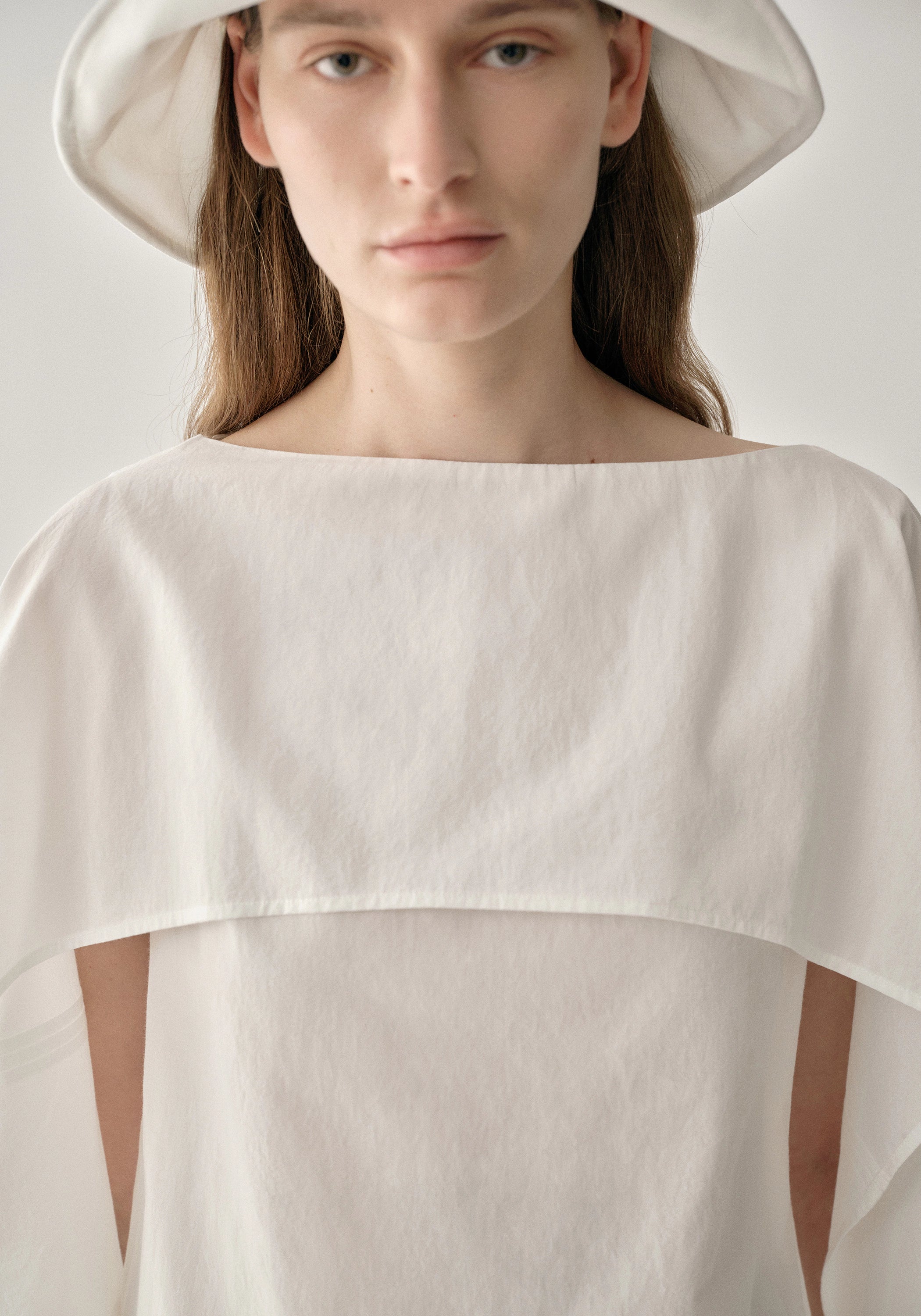 #color_off white