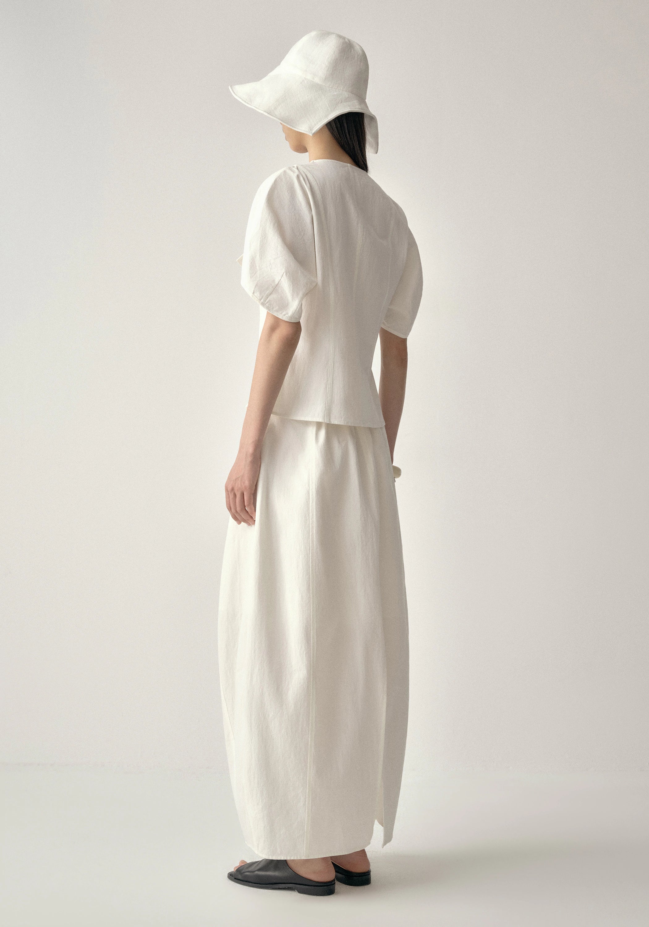 #color_off white