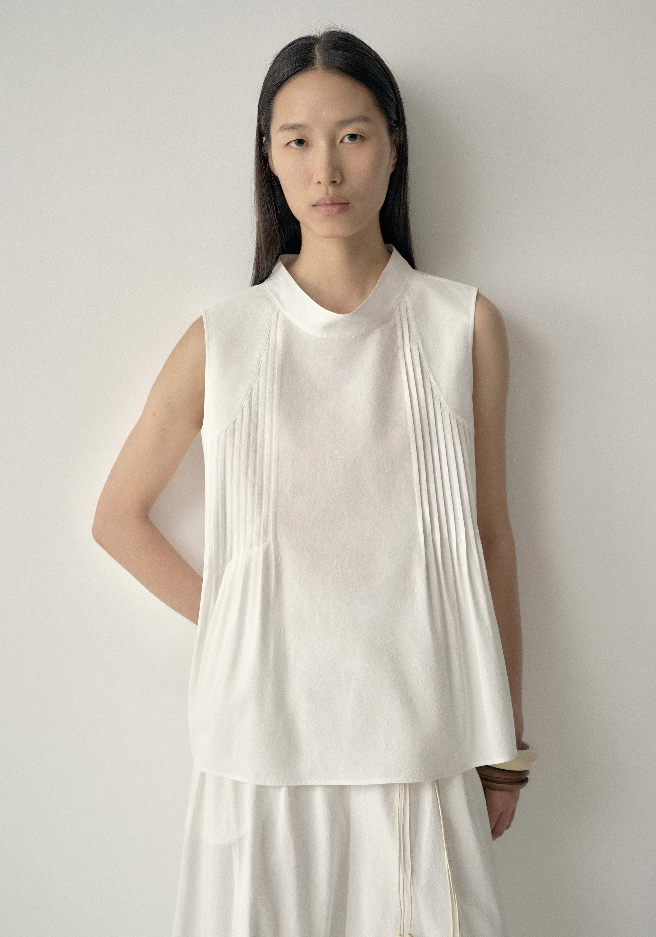 #color_off white