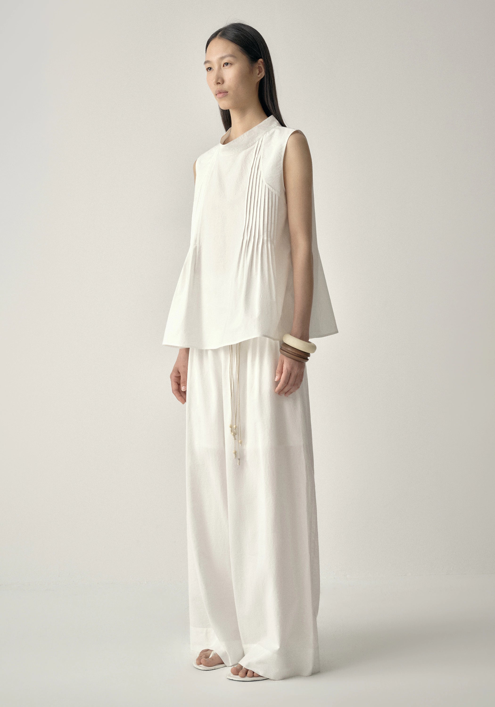 #color_off white