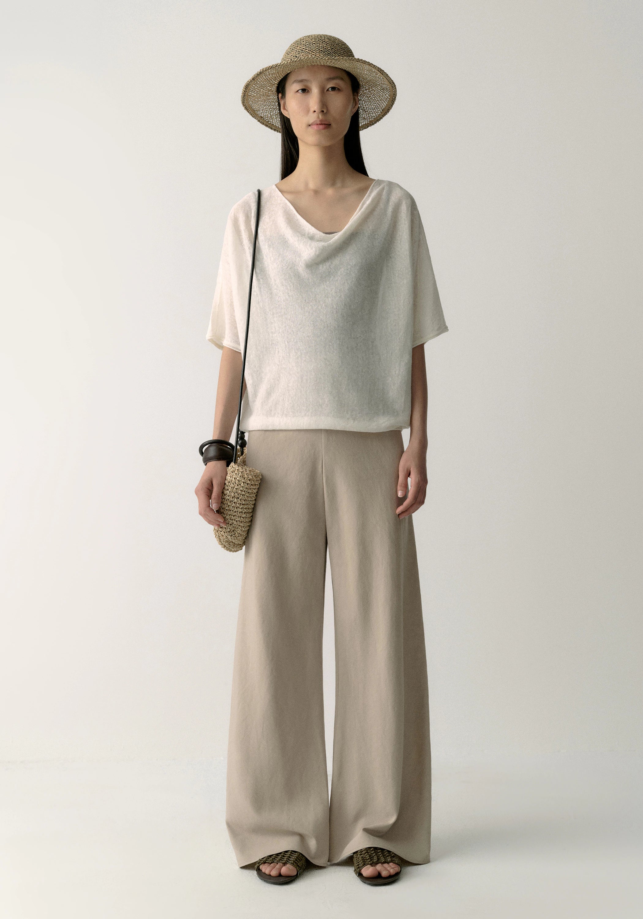 #color_off white