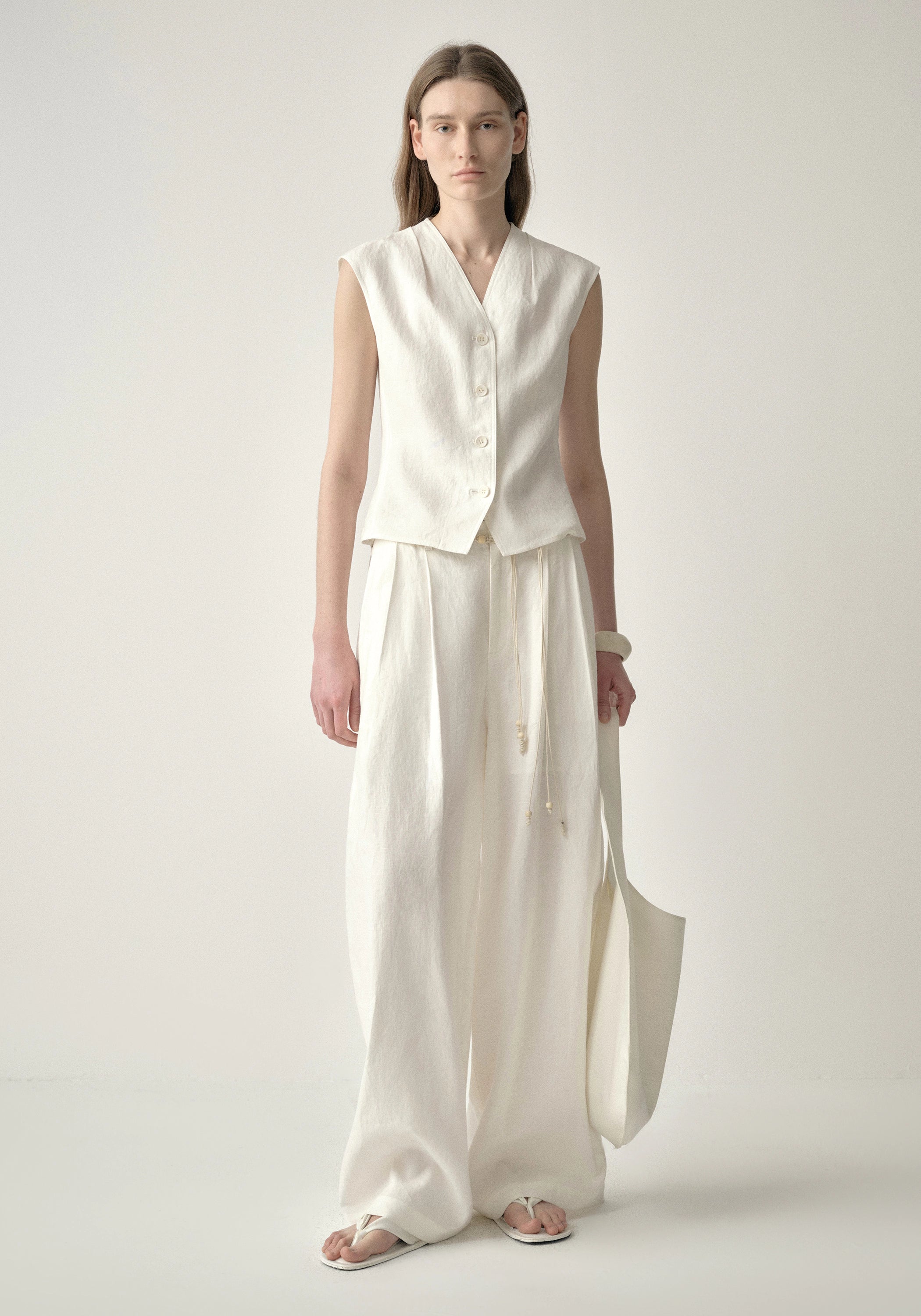 #color_off white