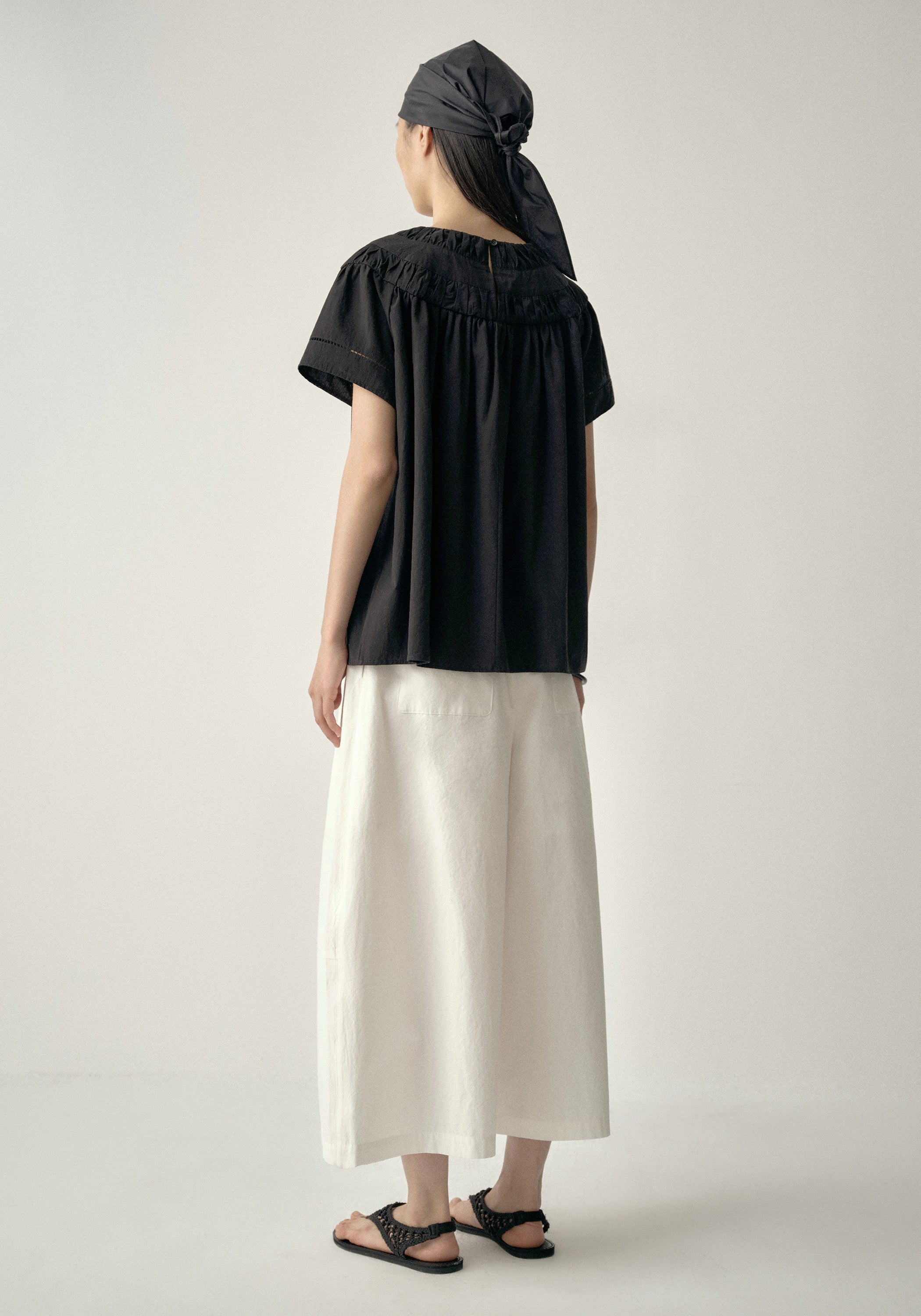 #color_off white