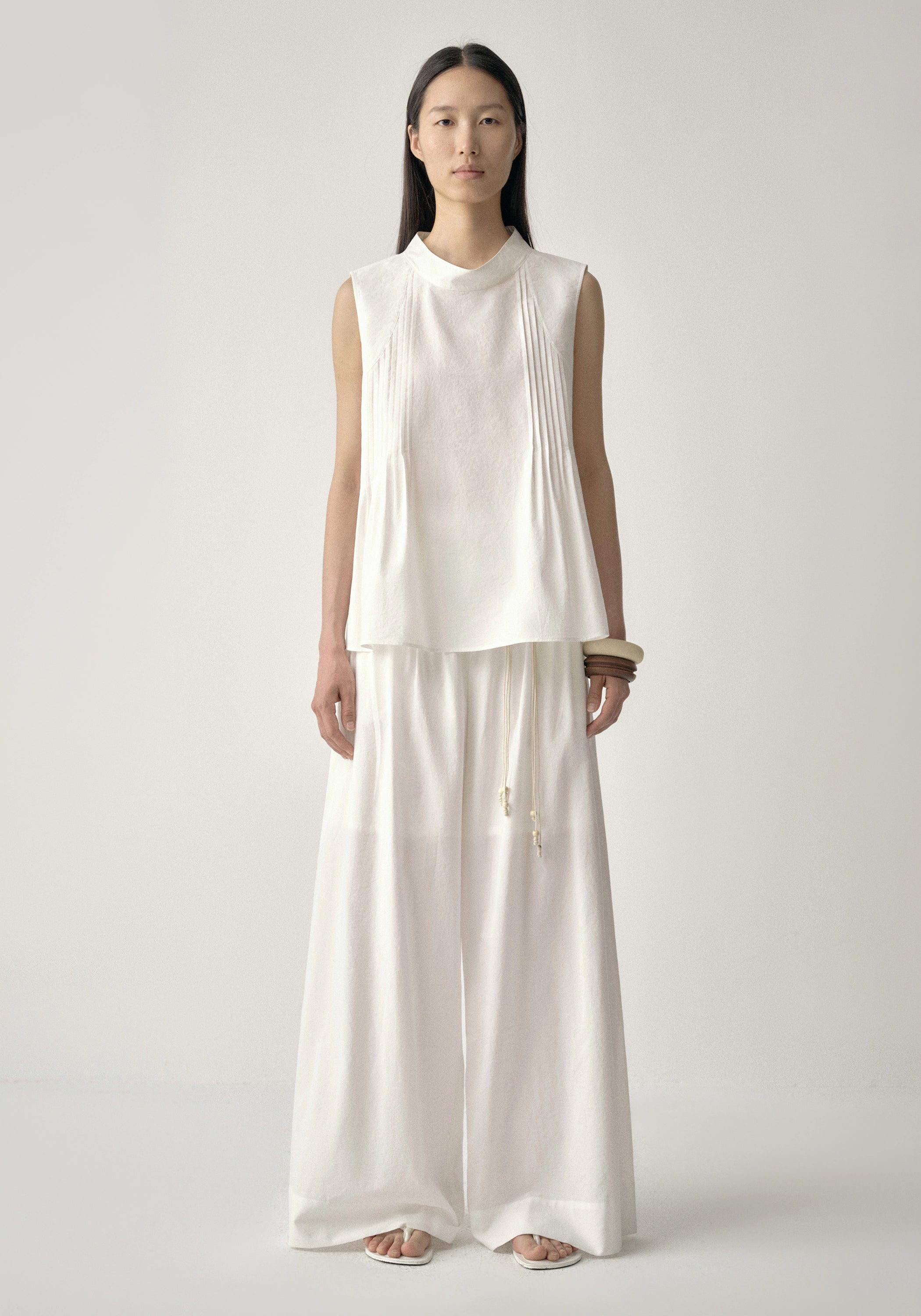 #color_off white